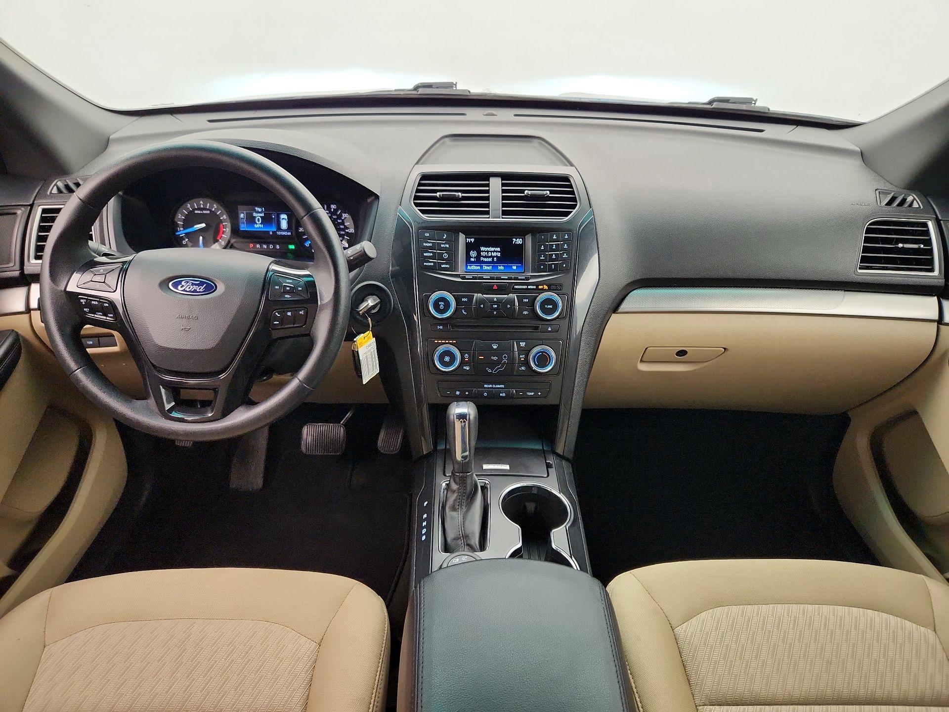 Thumbnail: 2016 Ford Explorer - 9
