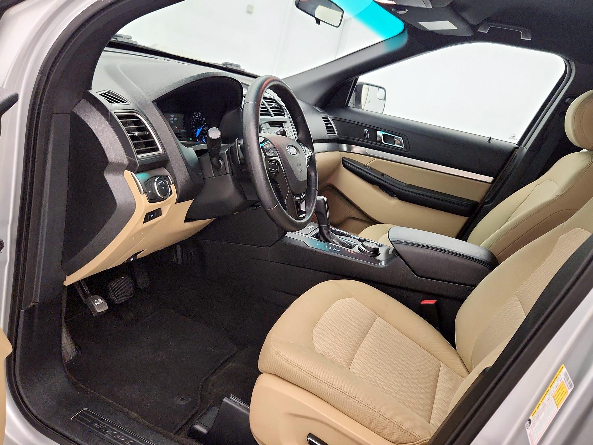 Thumbnail: 2016 Ford Explorer - 11