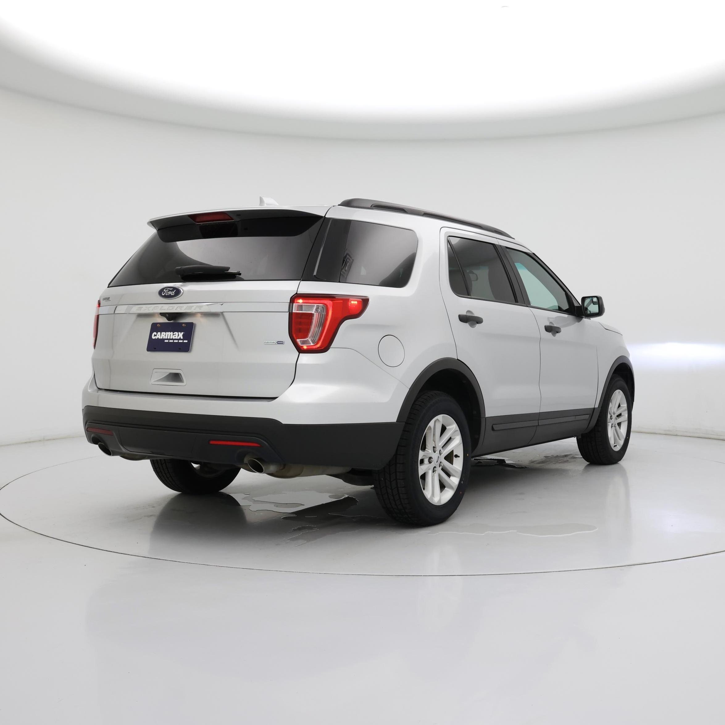 Thumbnail: 2016 Ford Explorer - 8