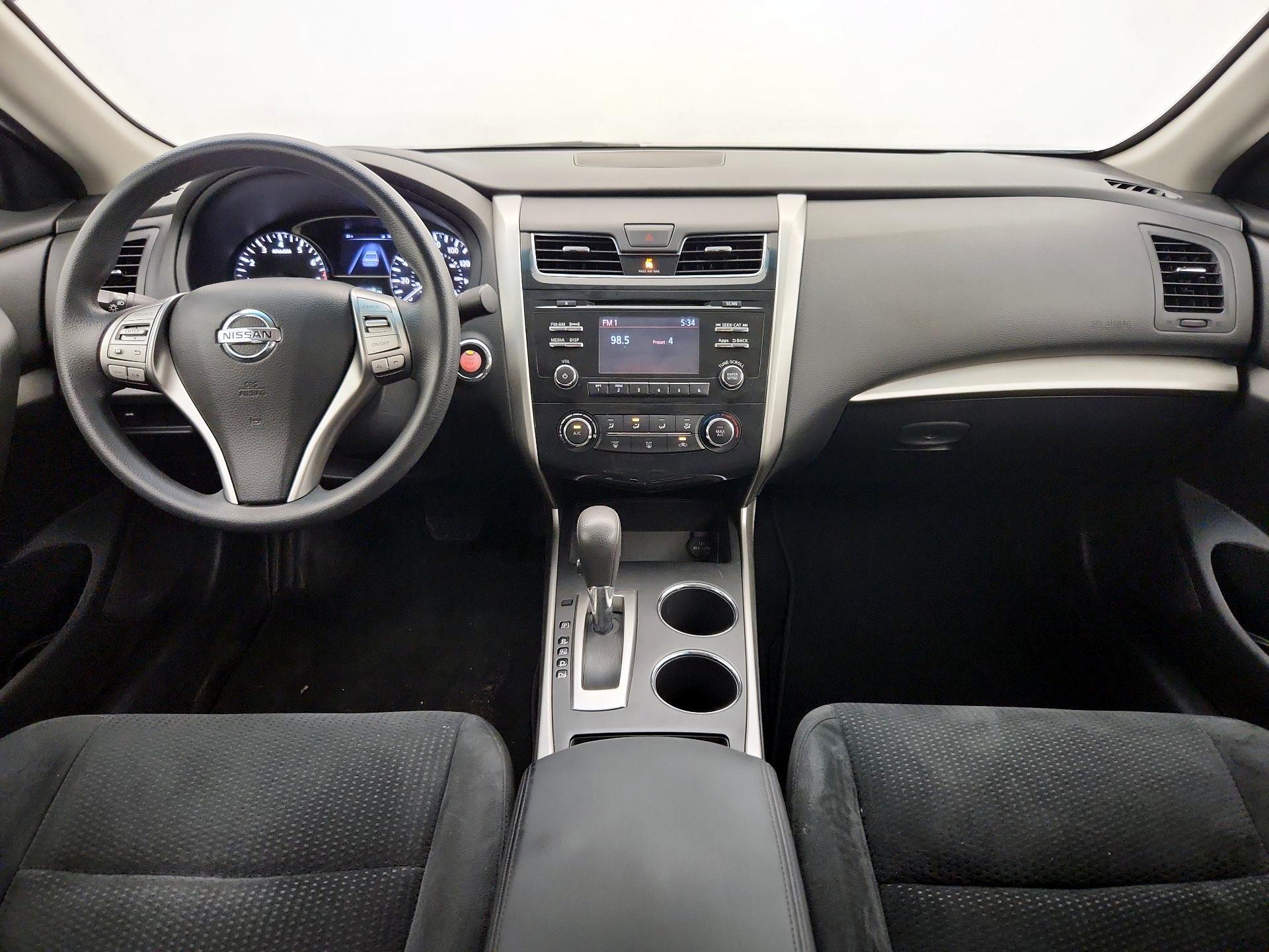 Thumbnail: 2015 Nissan Altima - 9