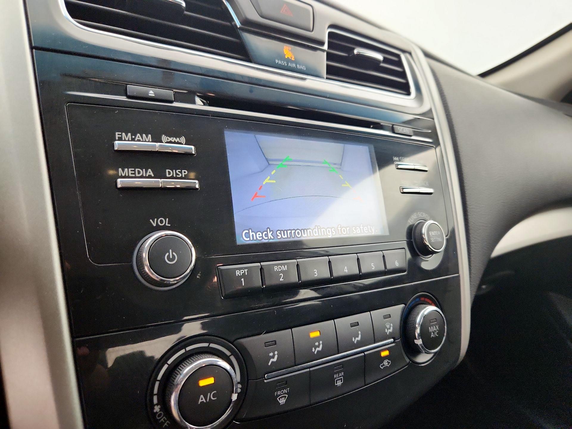 Thumbnail: 2015 Nissan Altima - 14