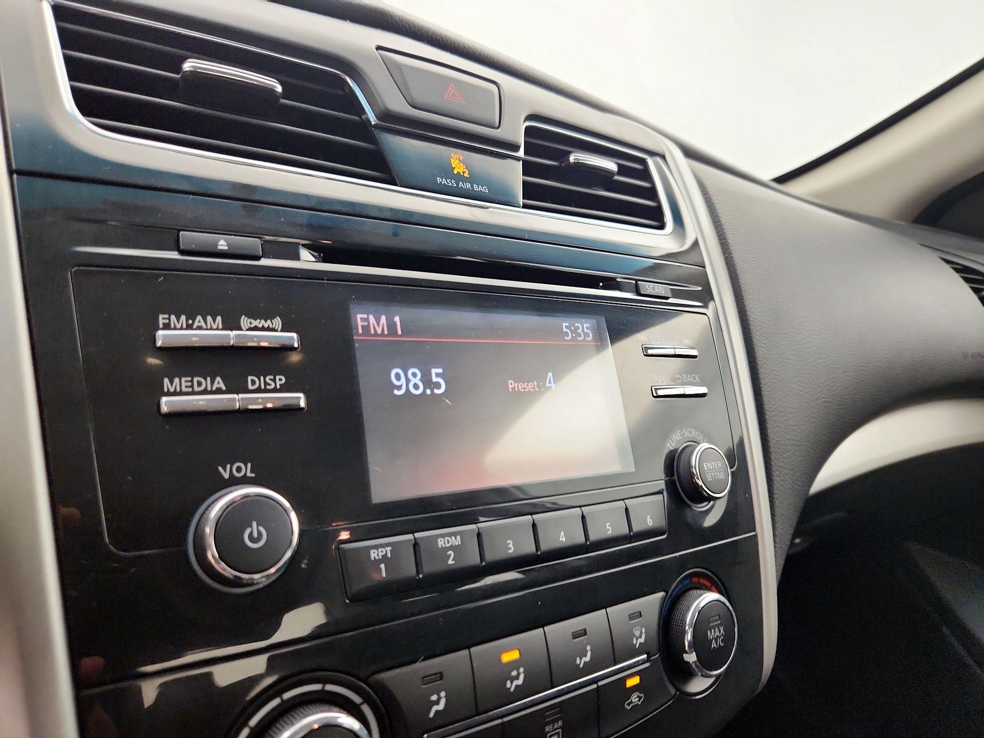 Thumbnail: 2015 Nissan Altima - 15