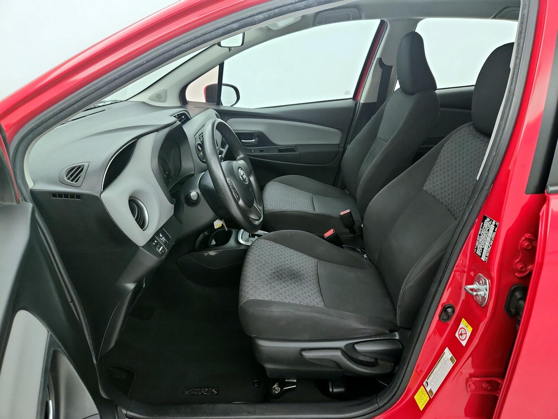 Thumbnail: 2015 Toyota Yaris - 11