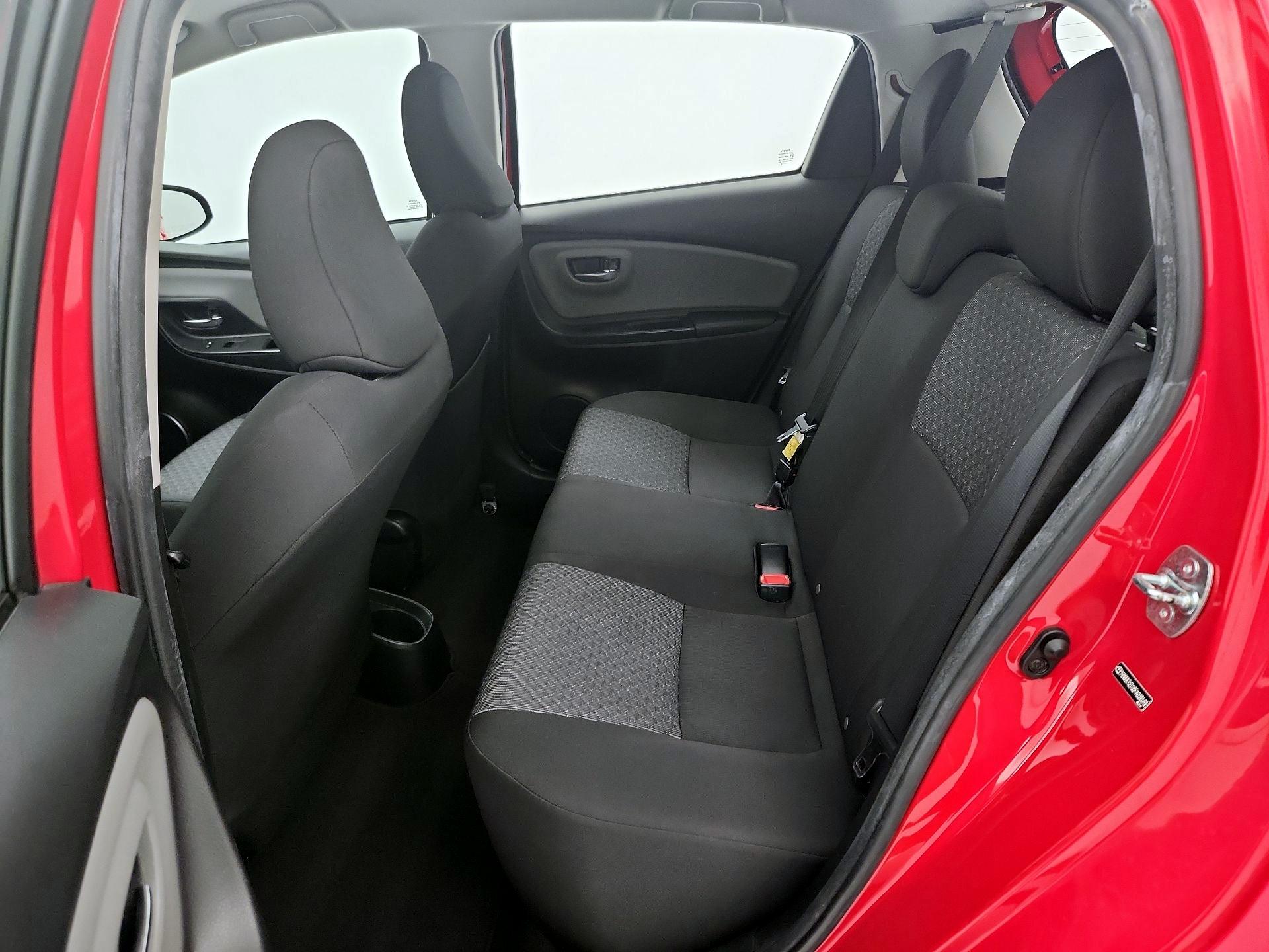 Thumbnail: 2015 Toyota Yaris - 18
