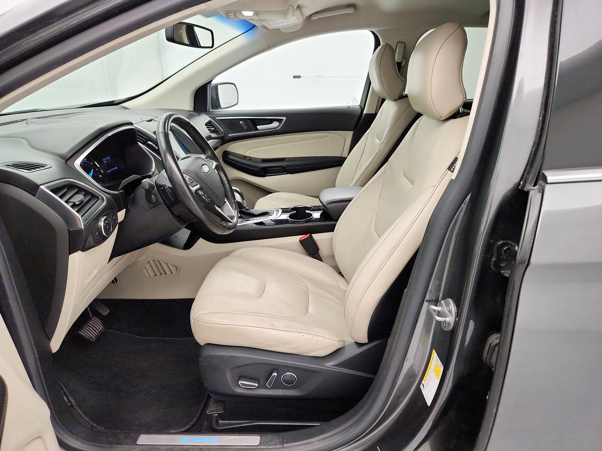 Thumbnail: 2016 Ford Edge - 11