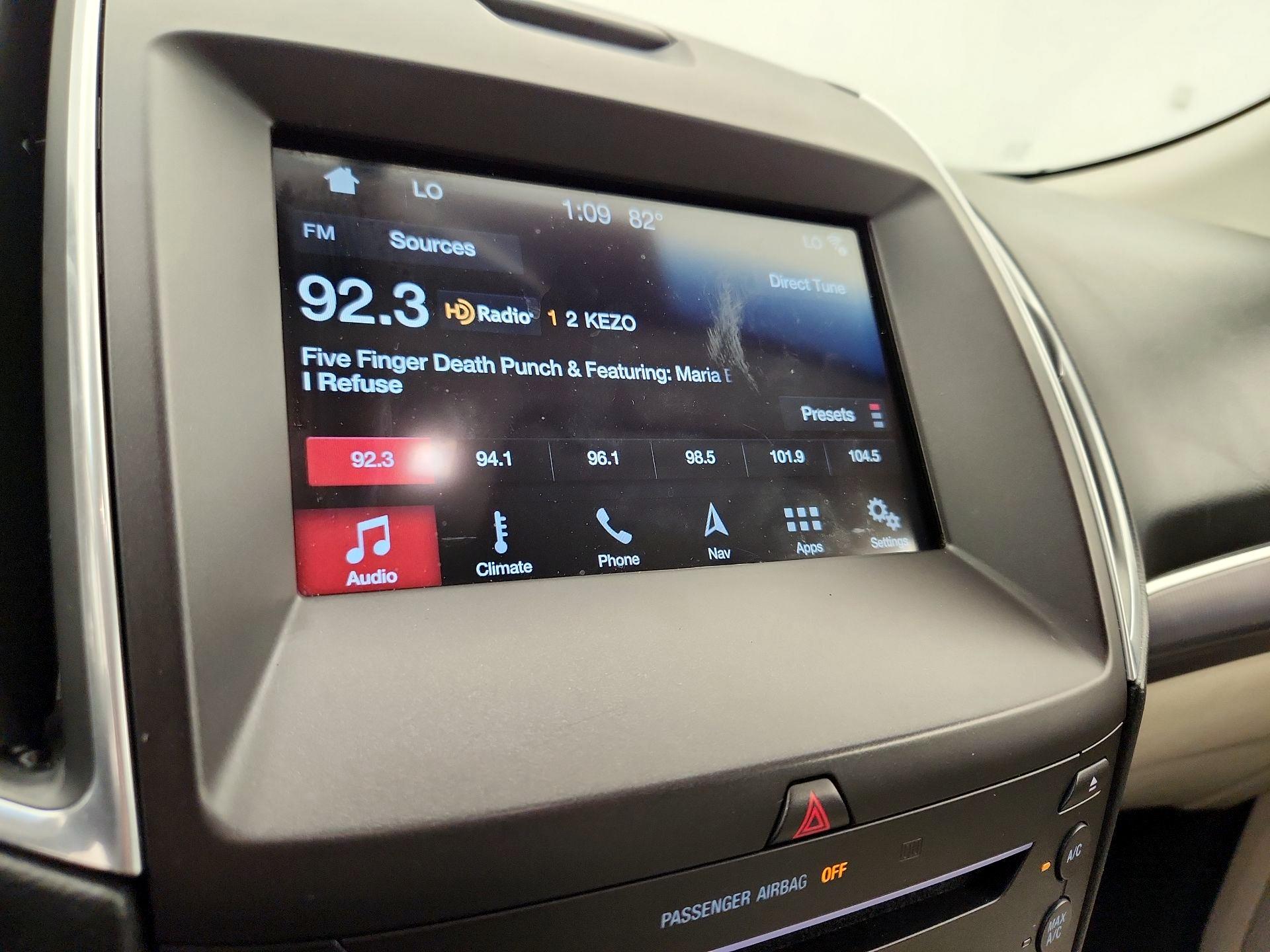 Thumbnail: 2016 Ford Edge - 16