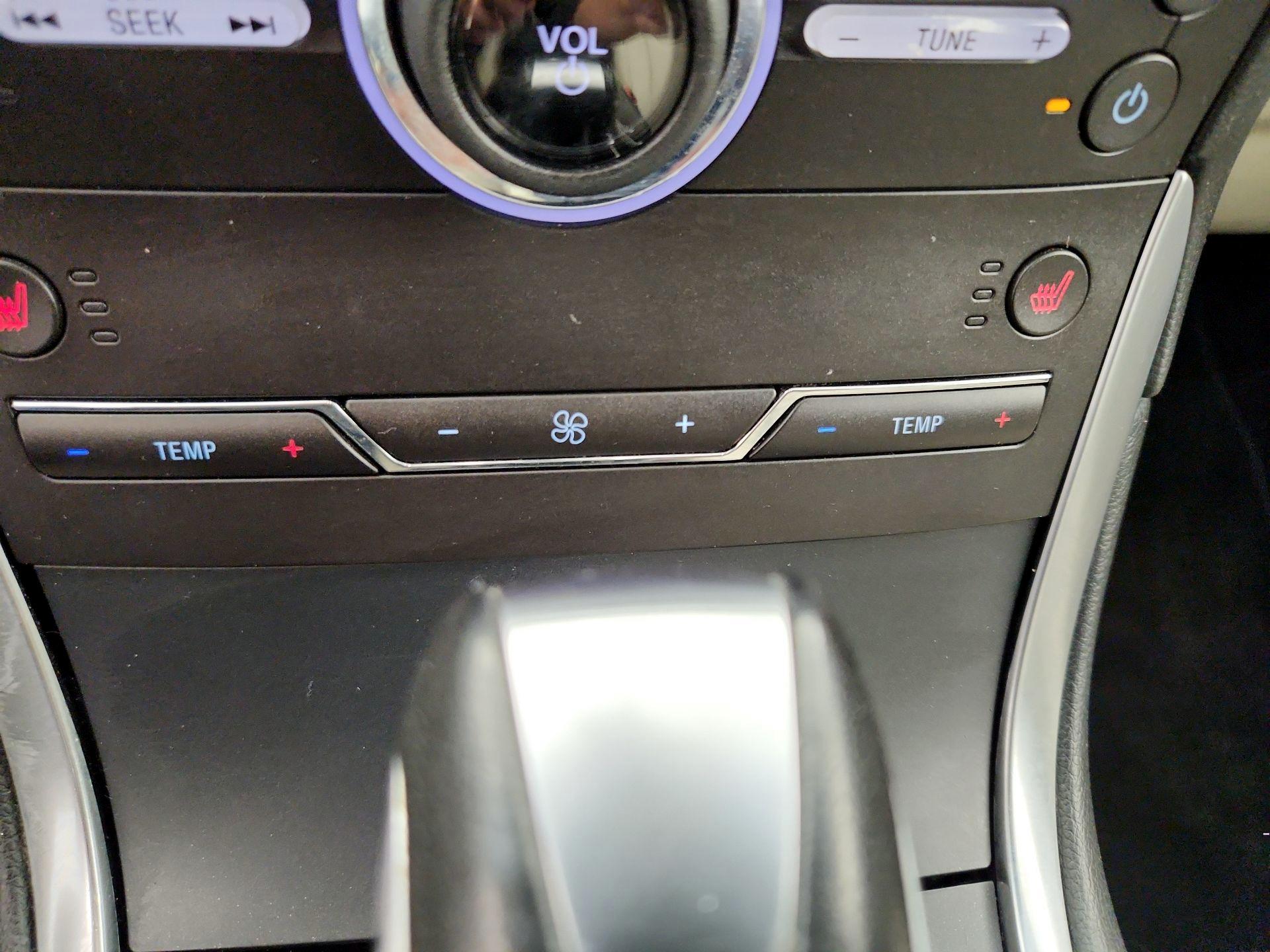 Thumbnail: 2016 Ford Edge - 17