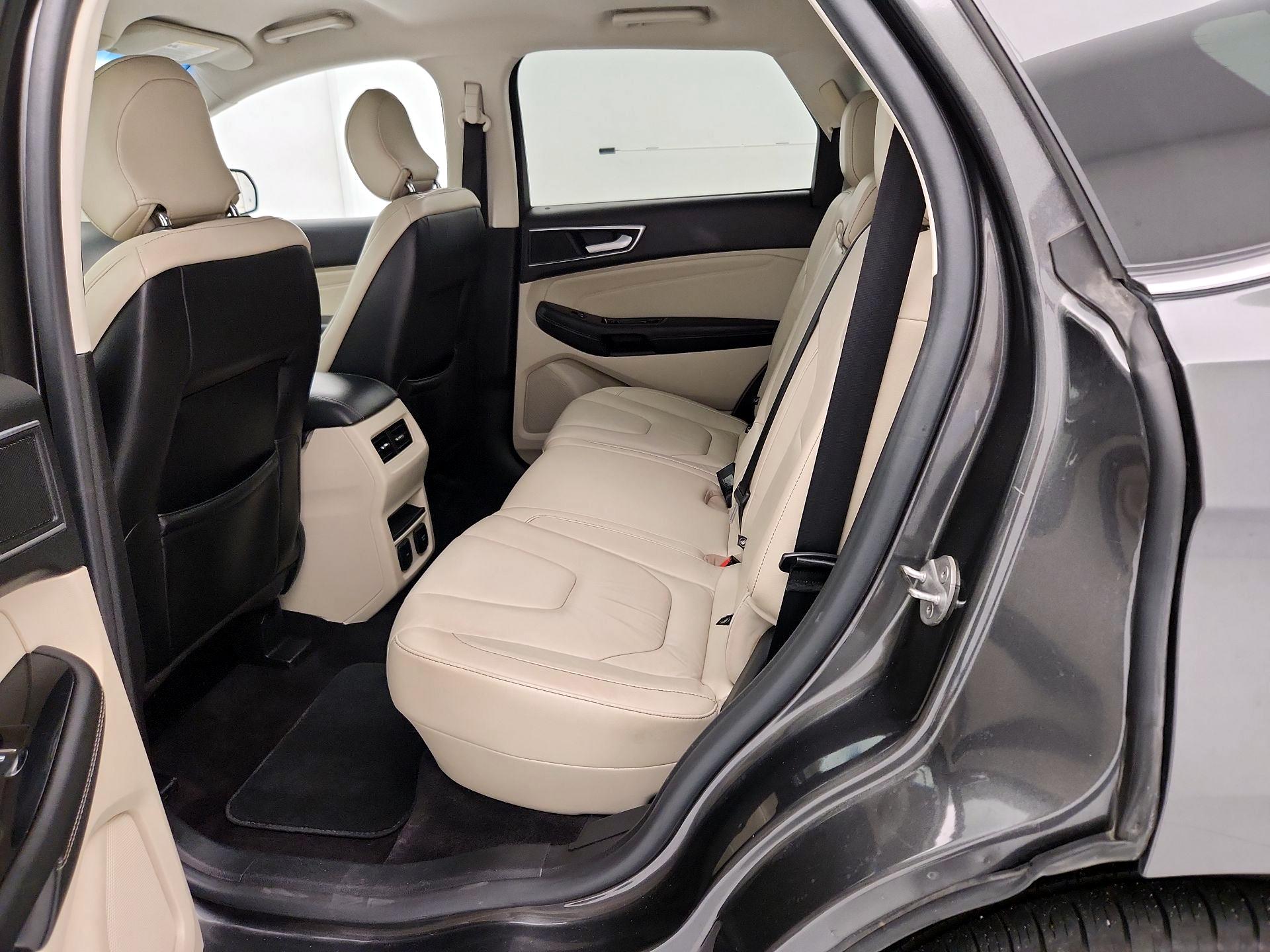 Thumbnail: 2016 Ford Edge - 20