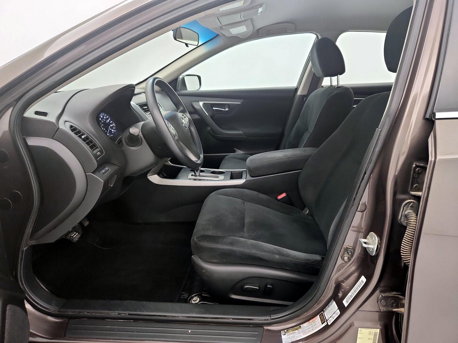 Thumbnail: 2015 Nissan Altima - 11