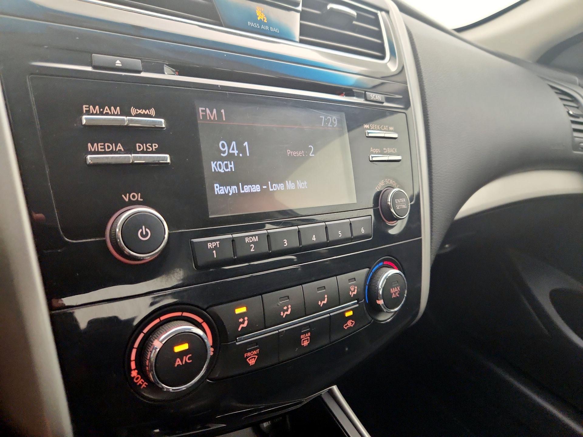 Thumbnail: 2015 Nissan Altima - 15