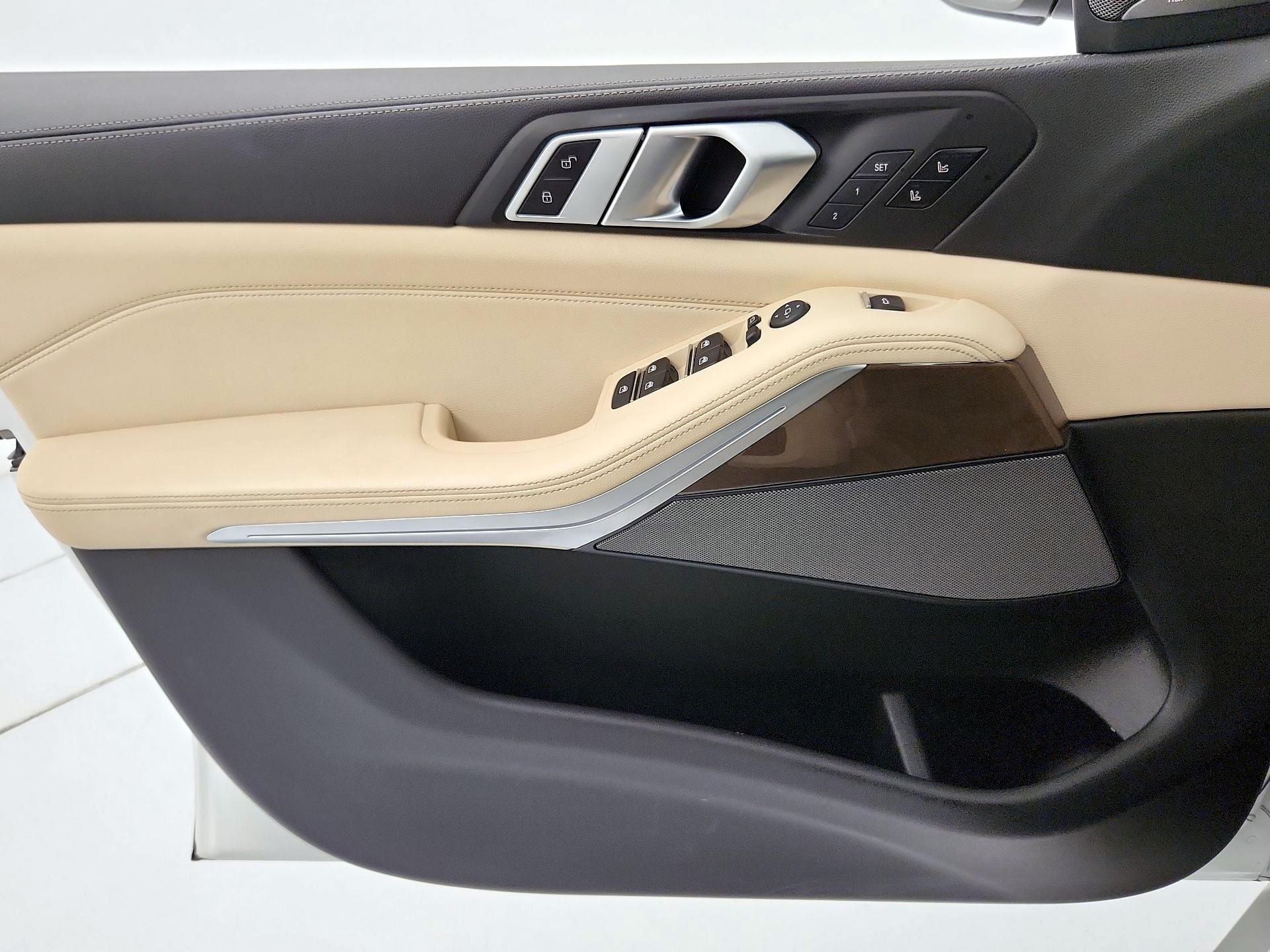 Thumbnail: 2021 BMW X5 - 12