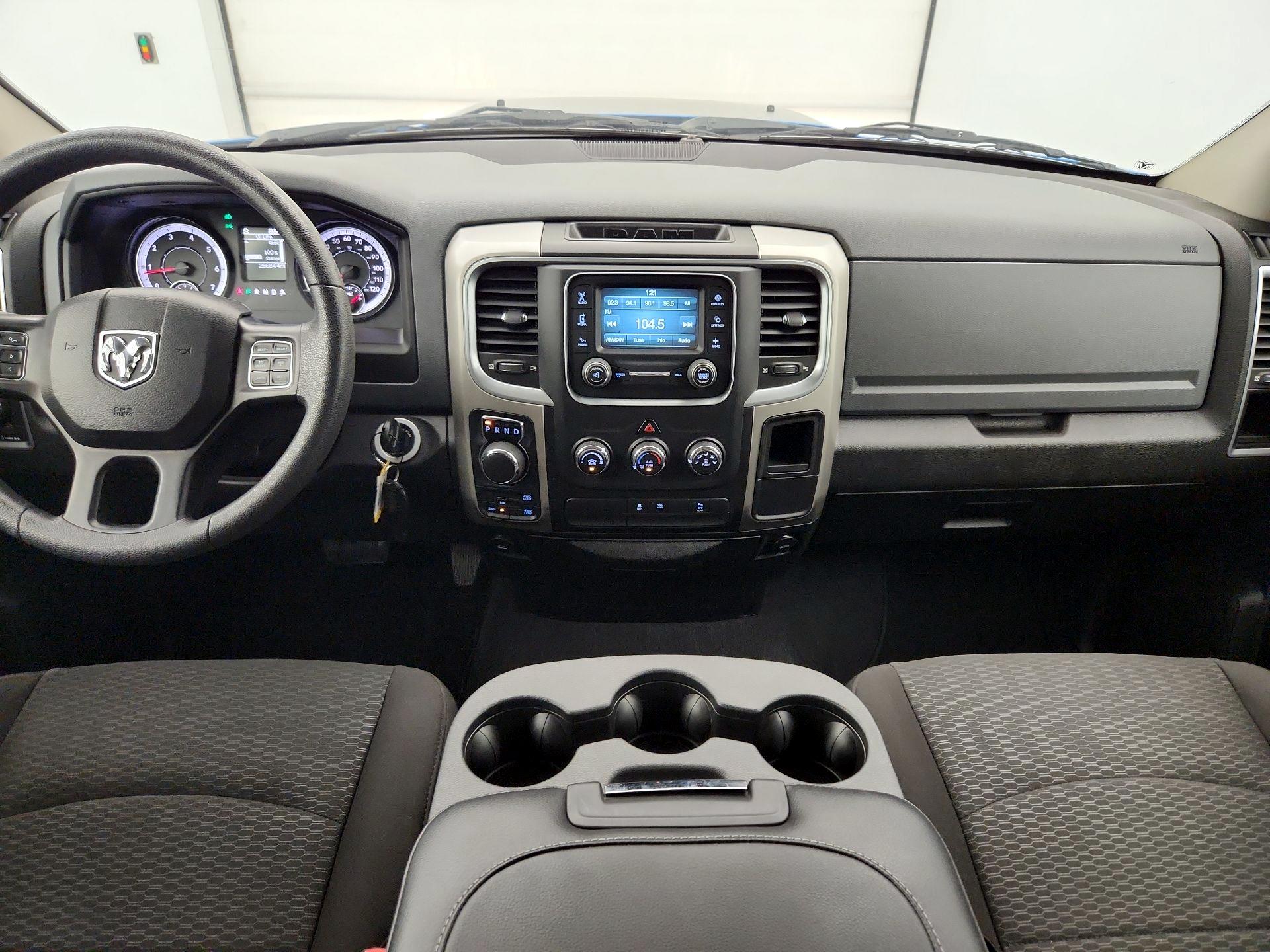 Thumbnail: 2020 RAM 1500 Classic - 9