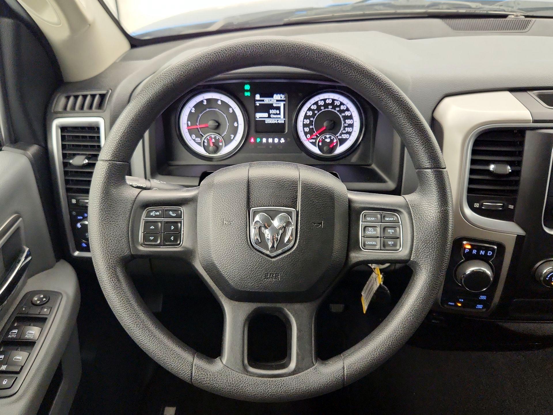 Thumbnail: 2020 RAM 1500 Classic - 10