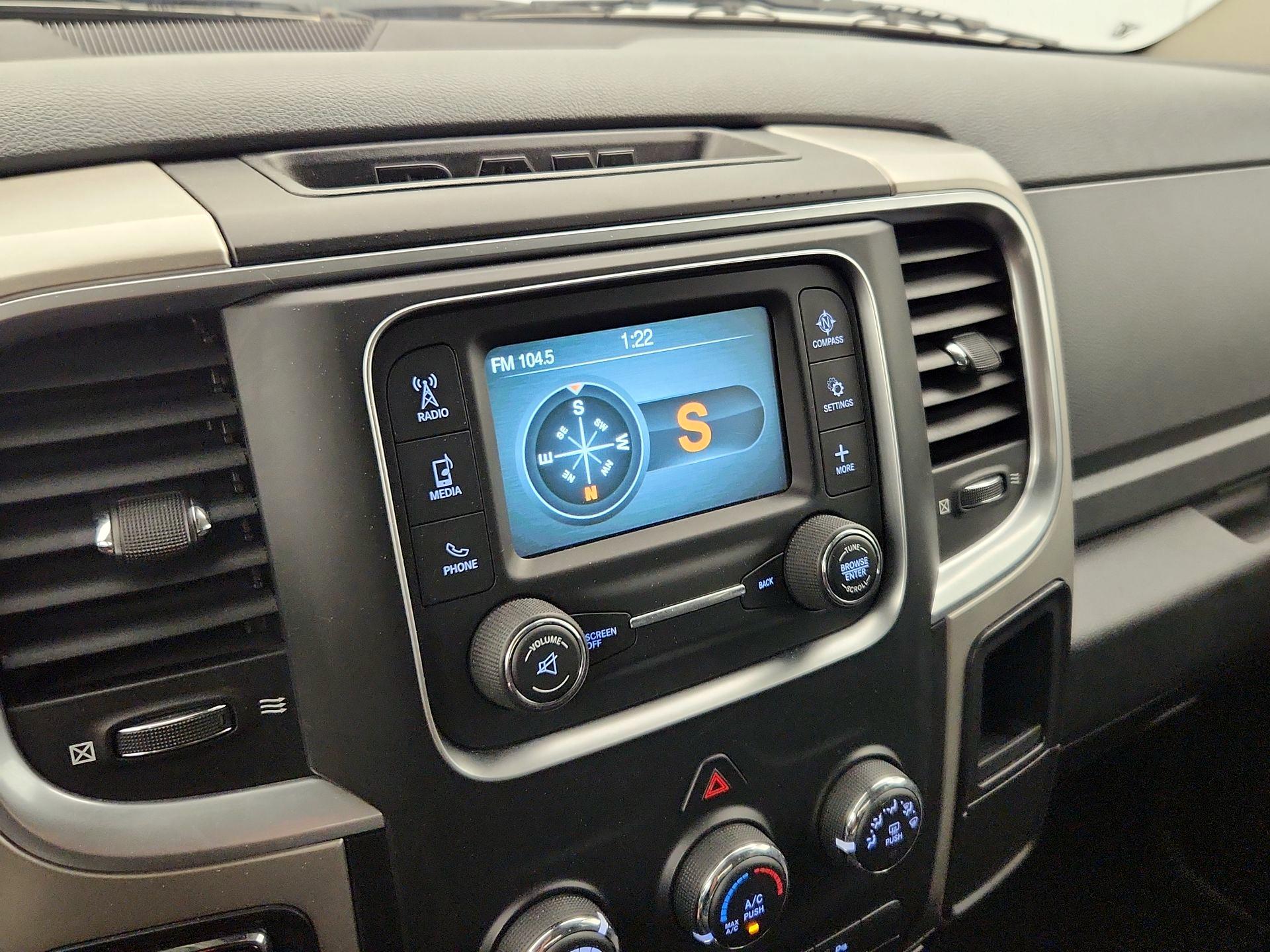 Thumbnail: 2020 RAM 1500 Classic - 14