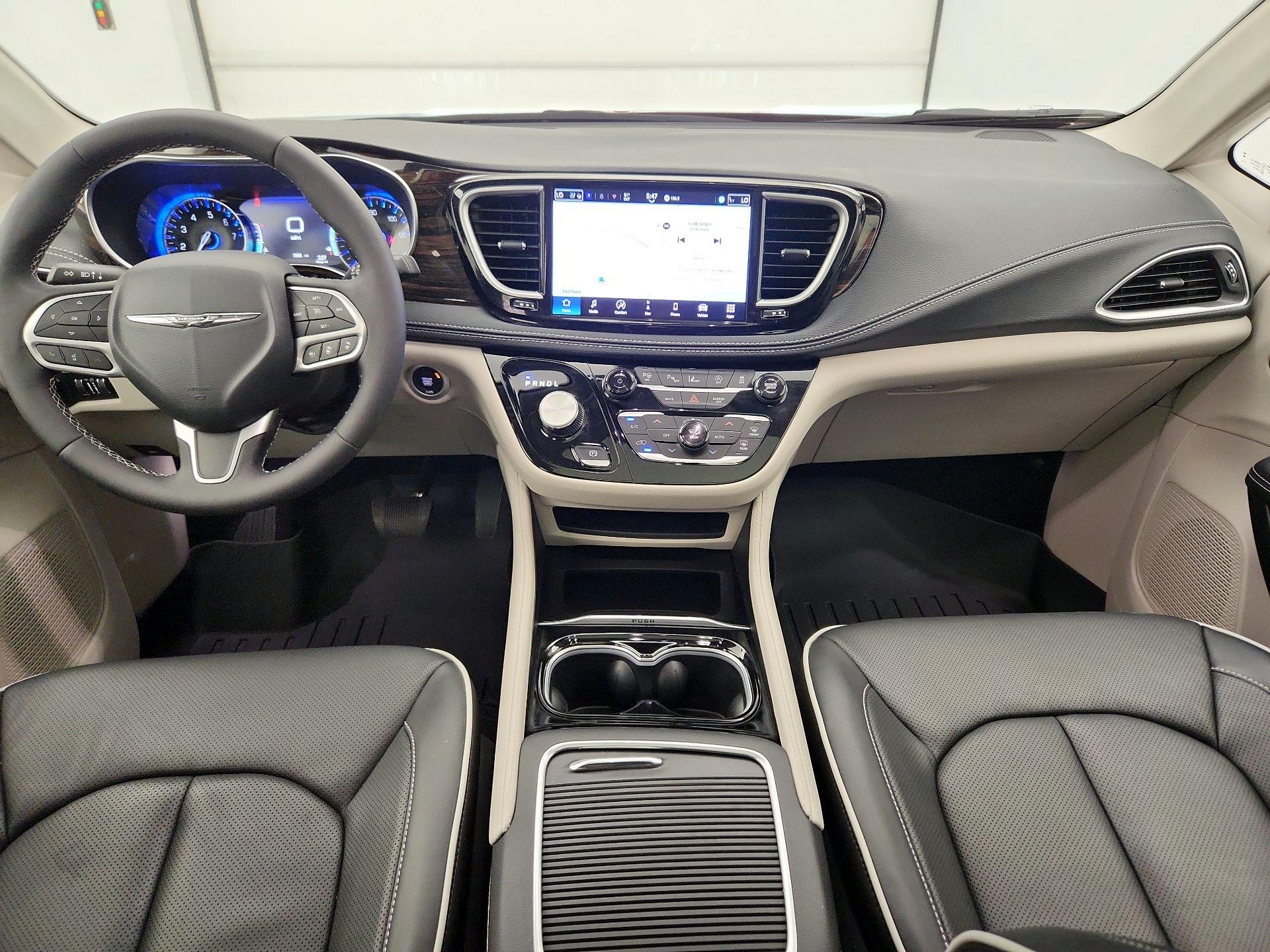 Thumbnail: 2024 Chrysler Pacifica - 9