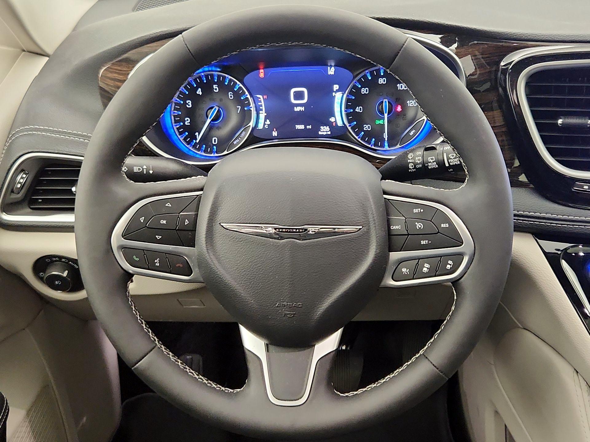 Thumbnail: 2024 Chrysler Pacifica - 10