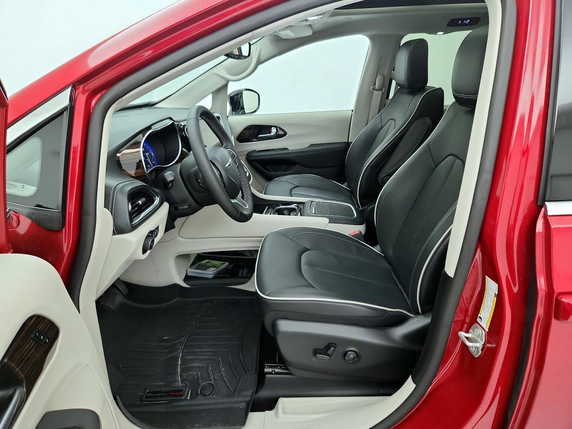 Thumbnail: 2024 Chrysler Pacifica - 11