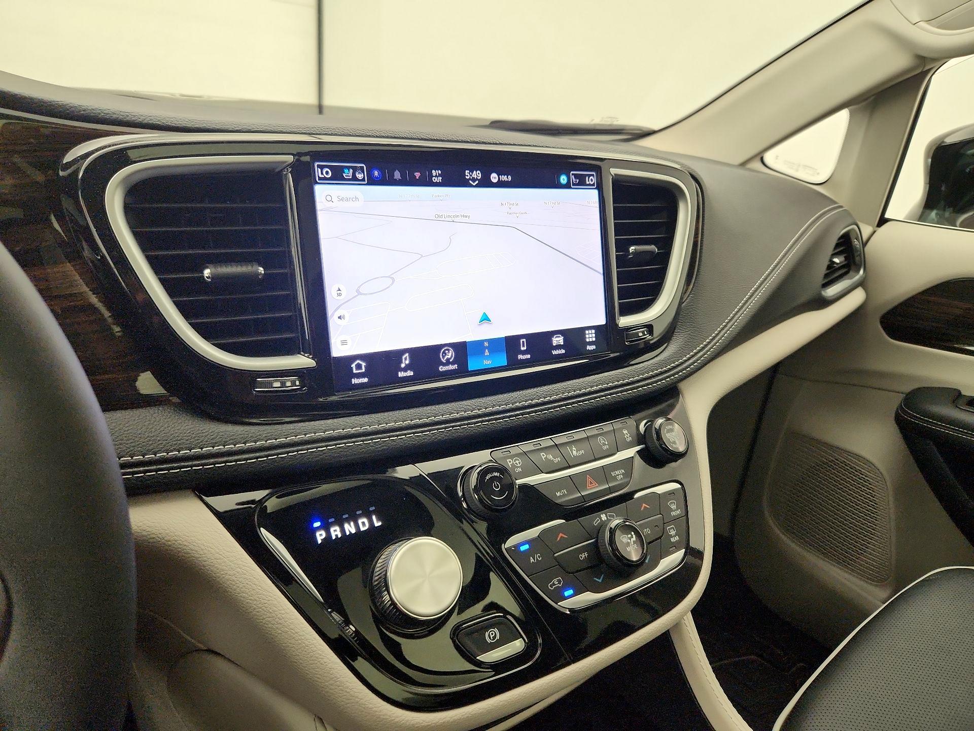 Thumbnail: 2024 Chrysler Pacifica - 14