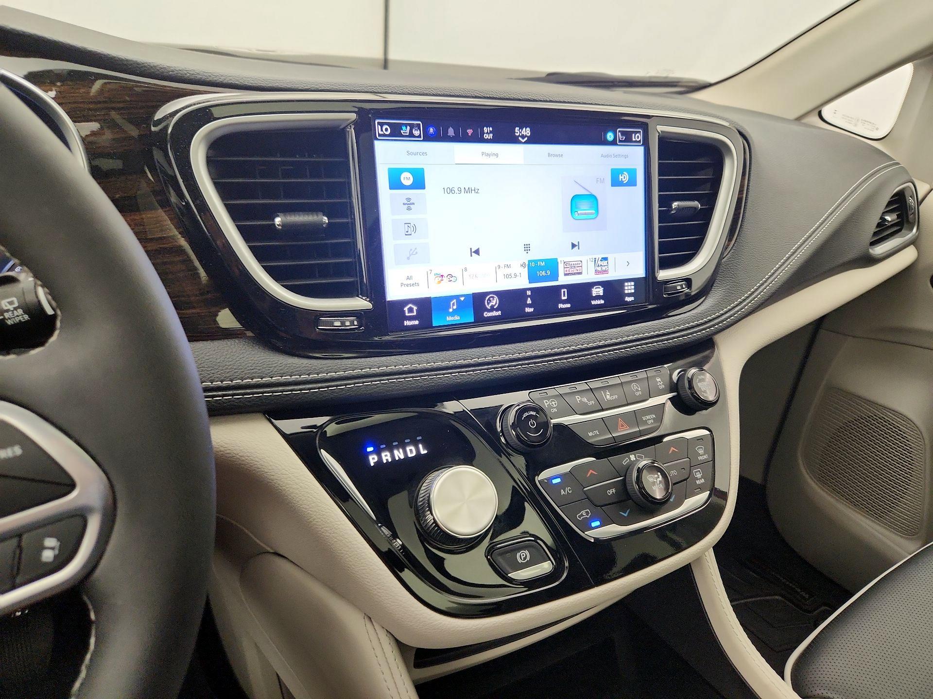 Thumbnail: 2024 Chrysler Pacifica - 16