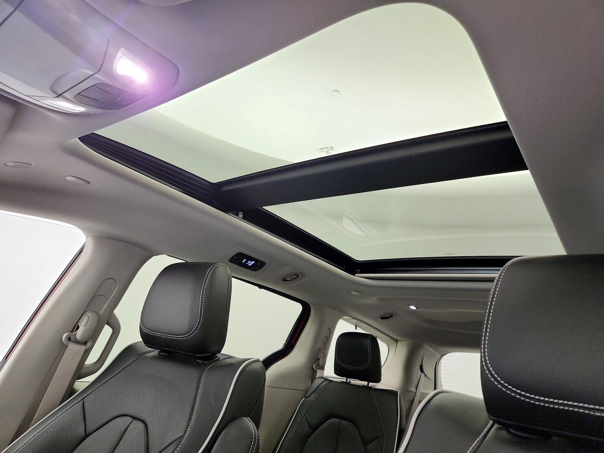 Thumbnail: 2024 Chrysler Pacifica - 20