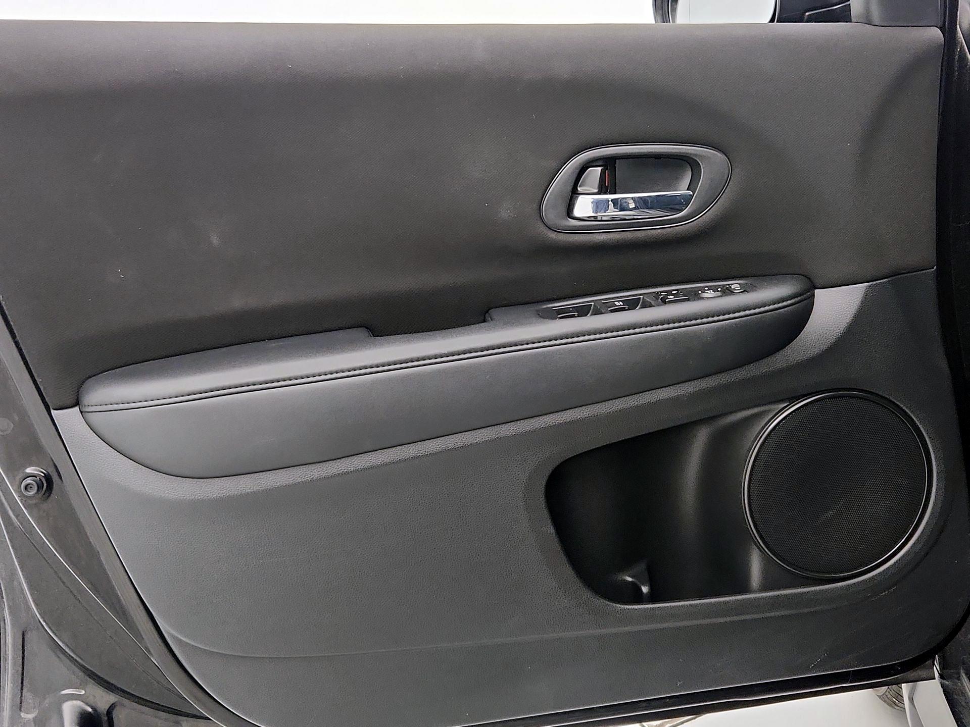 Thumbnail: 2016 Honda HR-V - 12