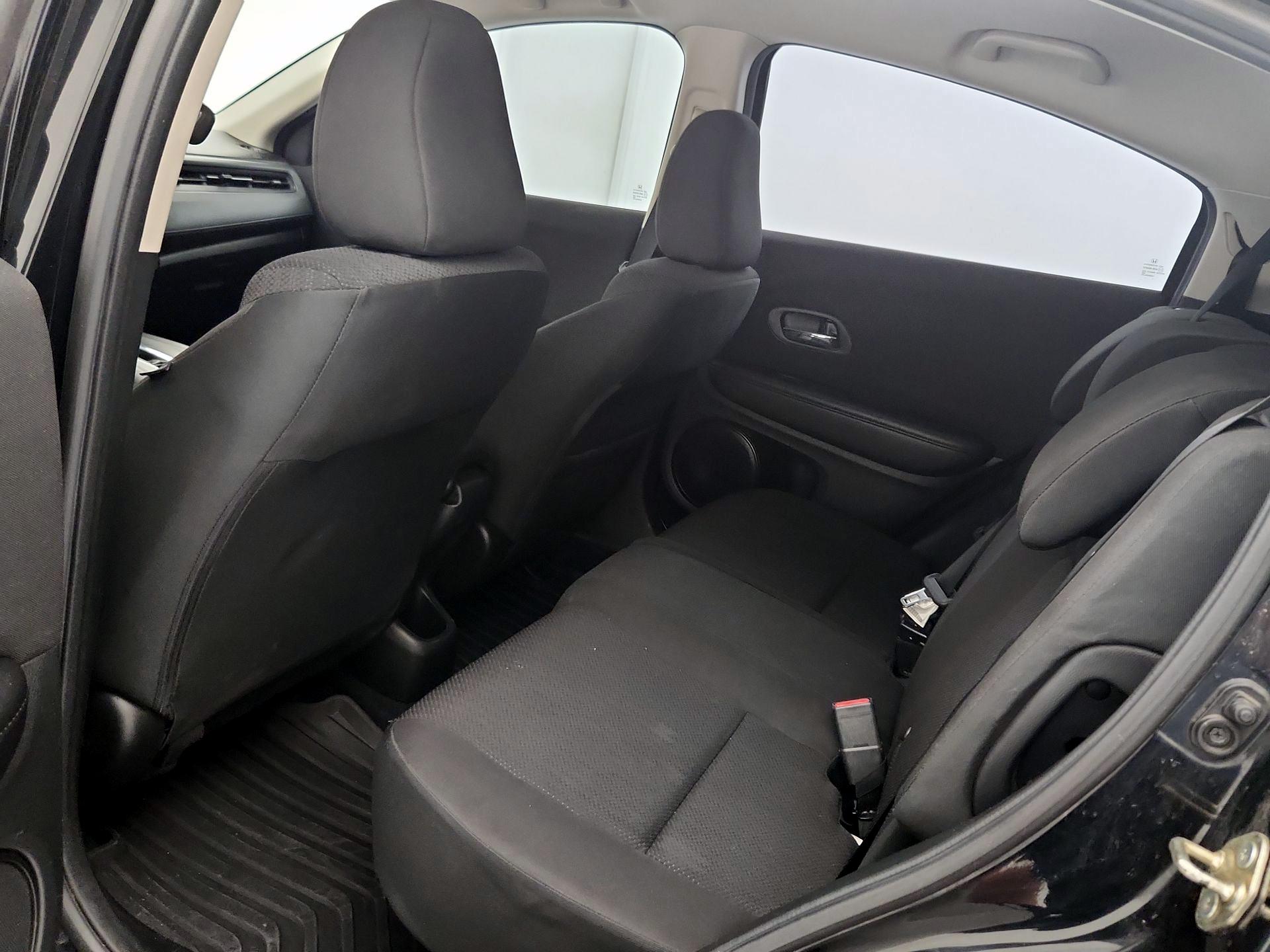 Thumbnail: 2016 Honda HR-V - 19