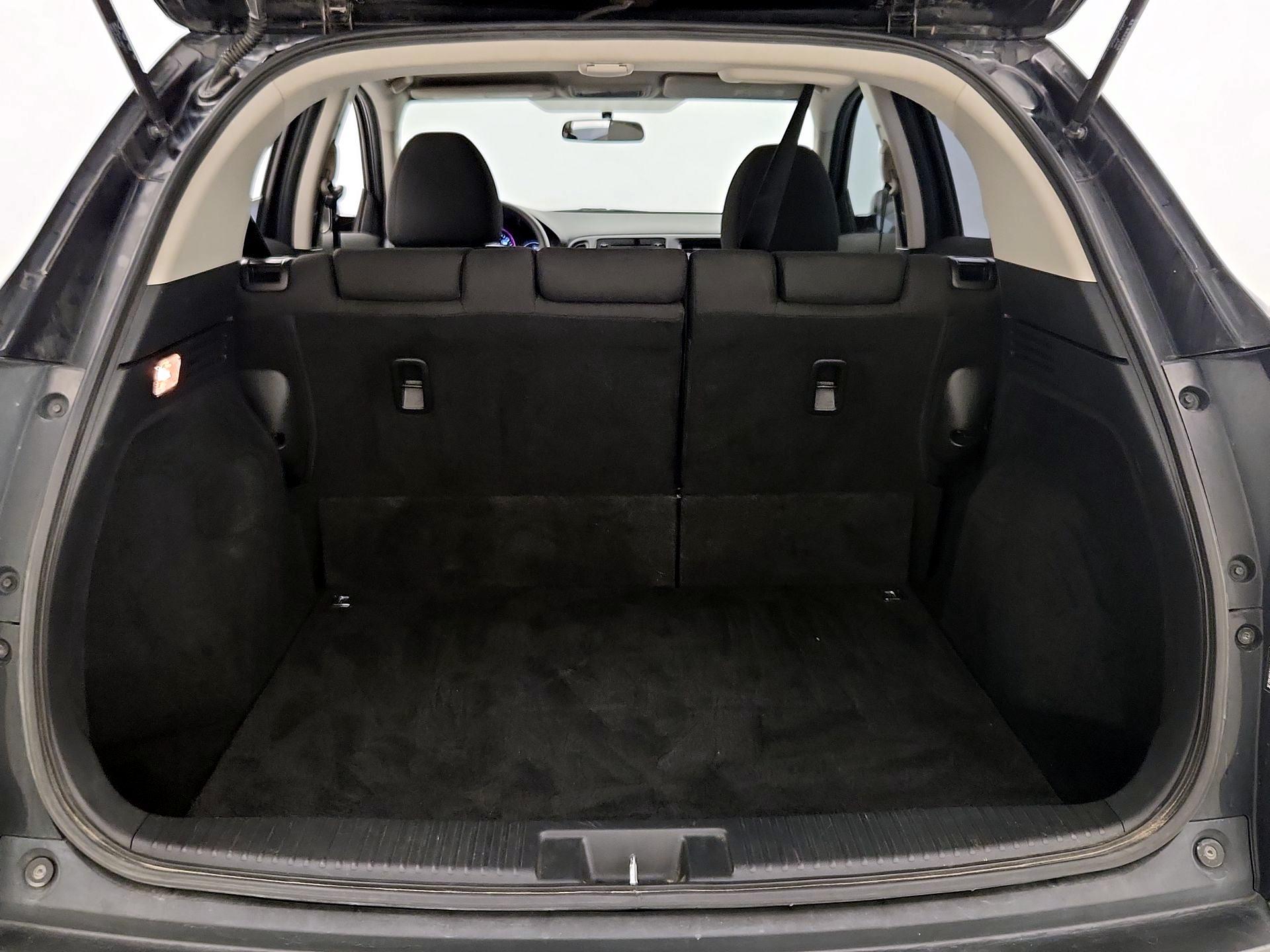 Thumbnail: 2016 Honda HR-V - 20