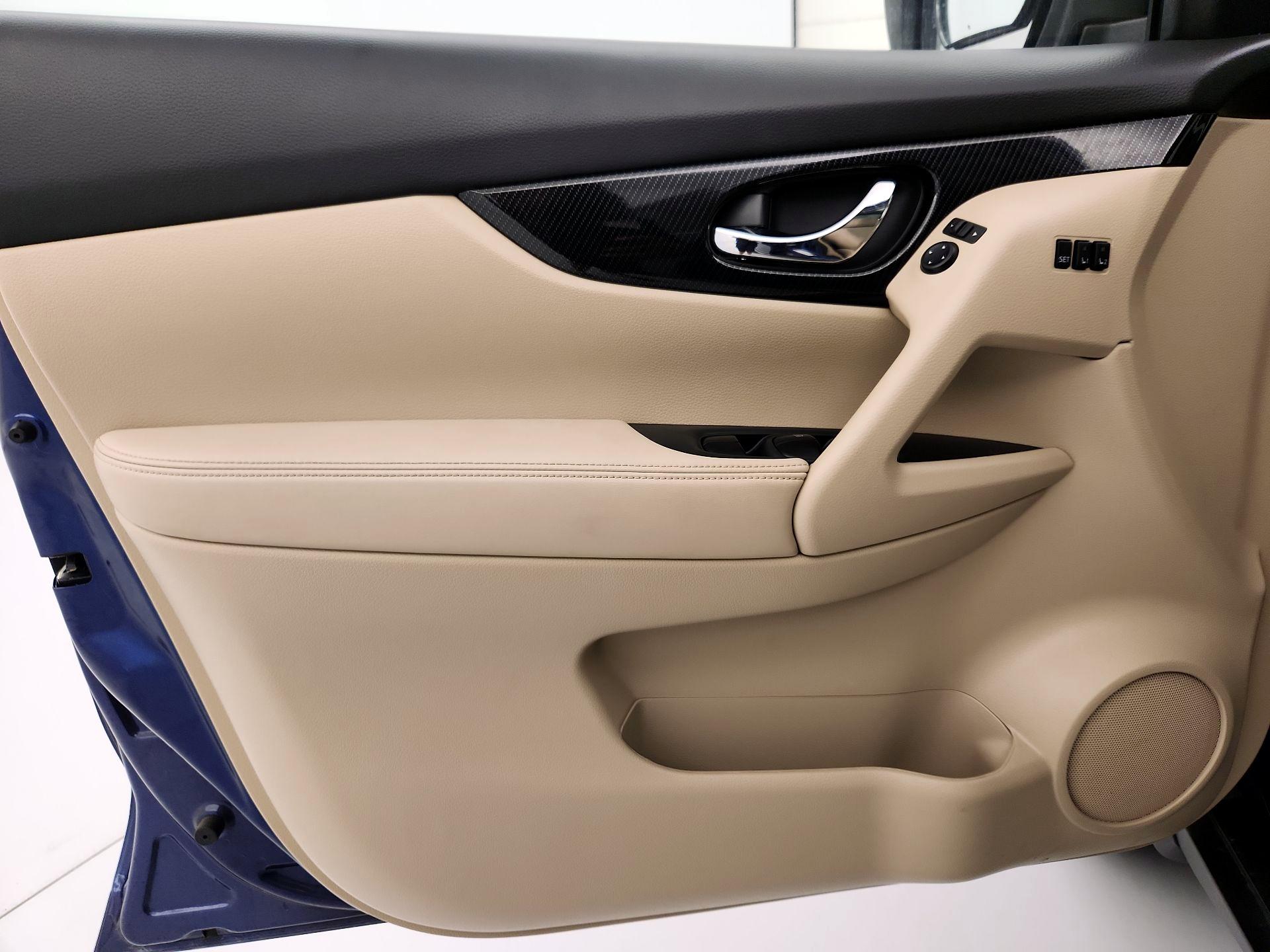Thumbnail: 2020 Nissan Rogue - 12