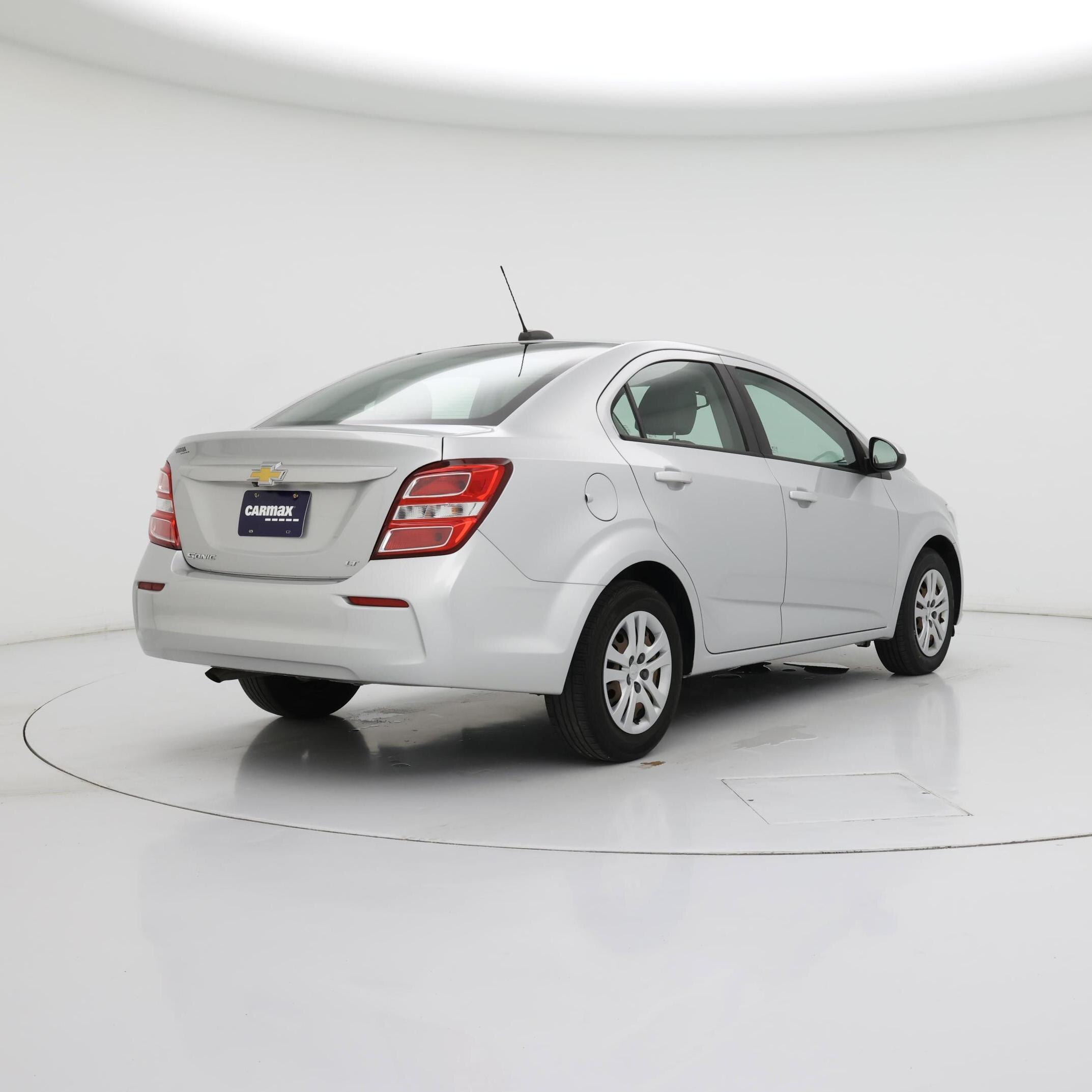 Thumbnail: 2019 Chevrolet Sonic - 8