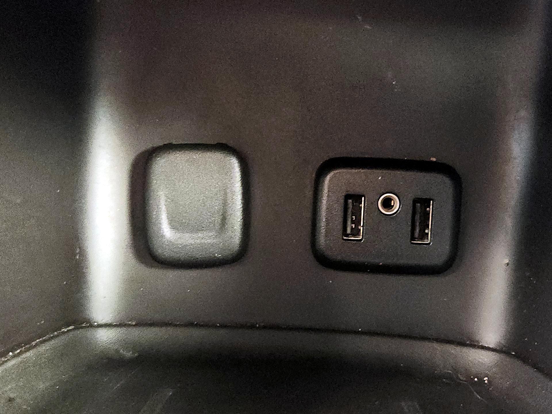 Thumbnail: 2017 GMC Acadia - 19