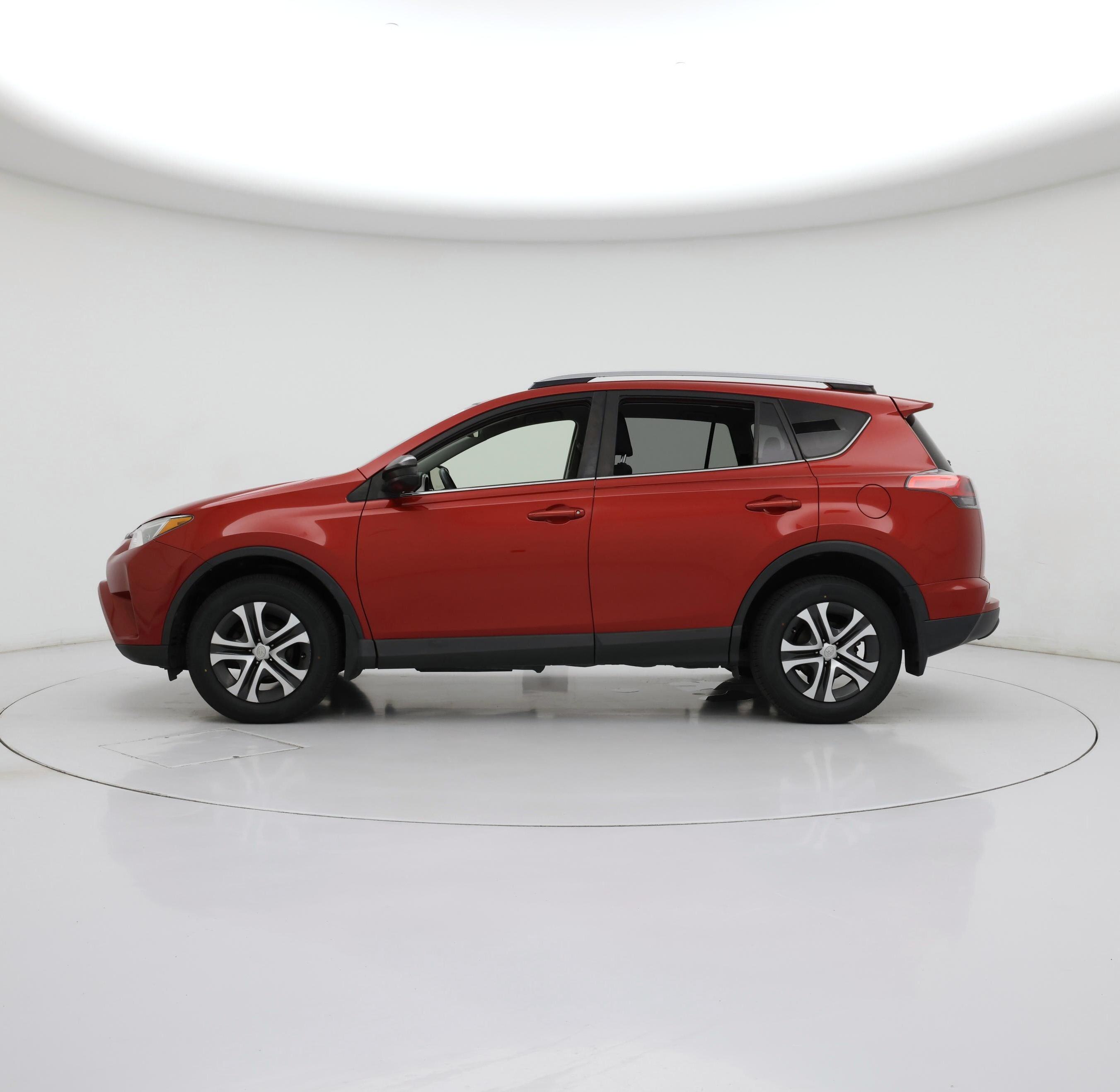 Thumbnail: 2017 Toyota RAV4 - 3