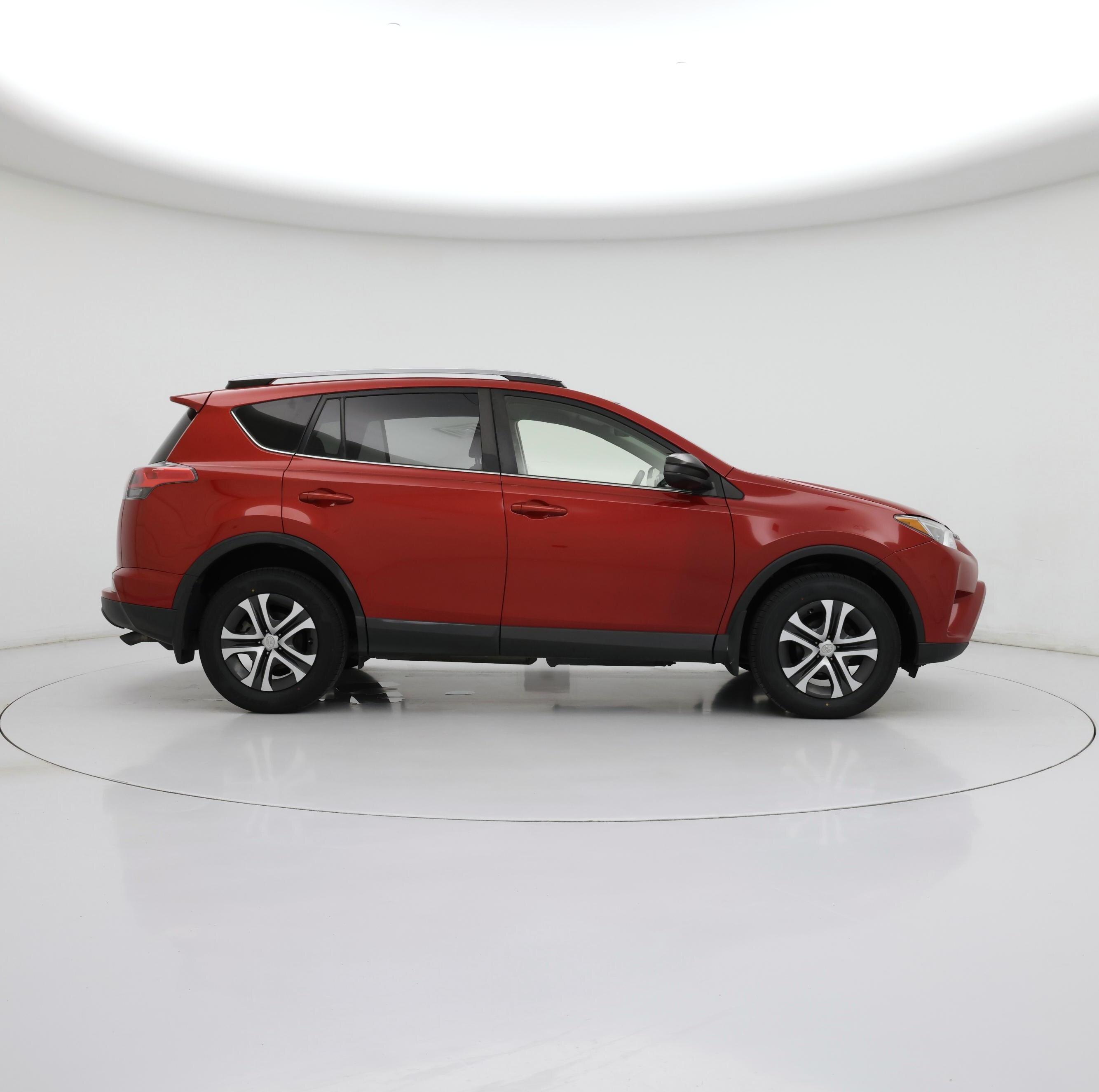 Thumbnail: 2017 Toyota RAV4 - 7