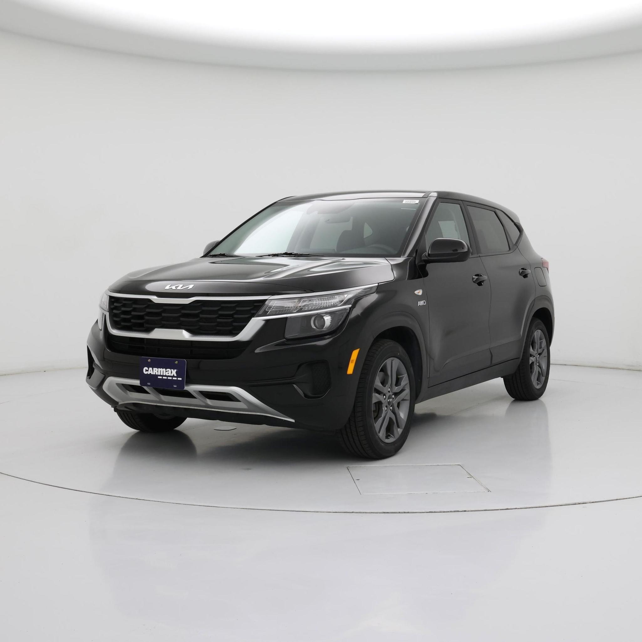 Thumbnail: 2023 Kia Seltos - 4