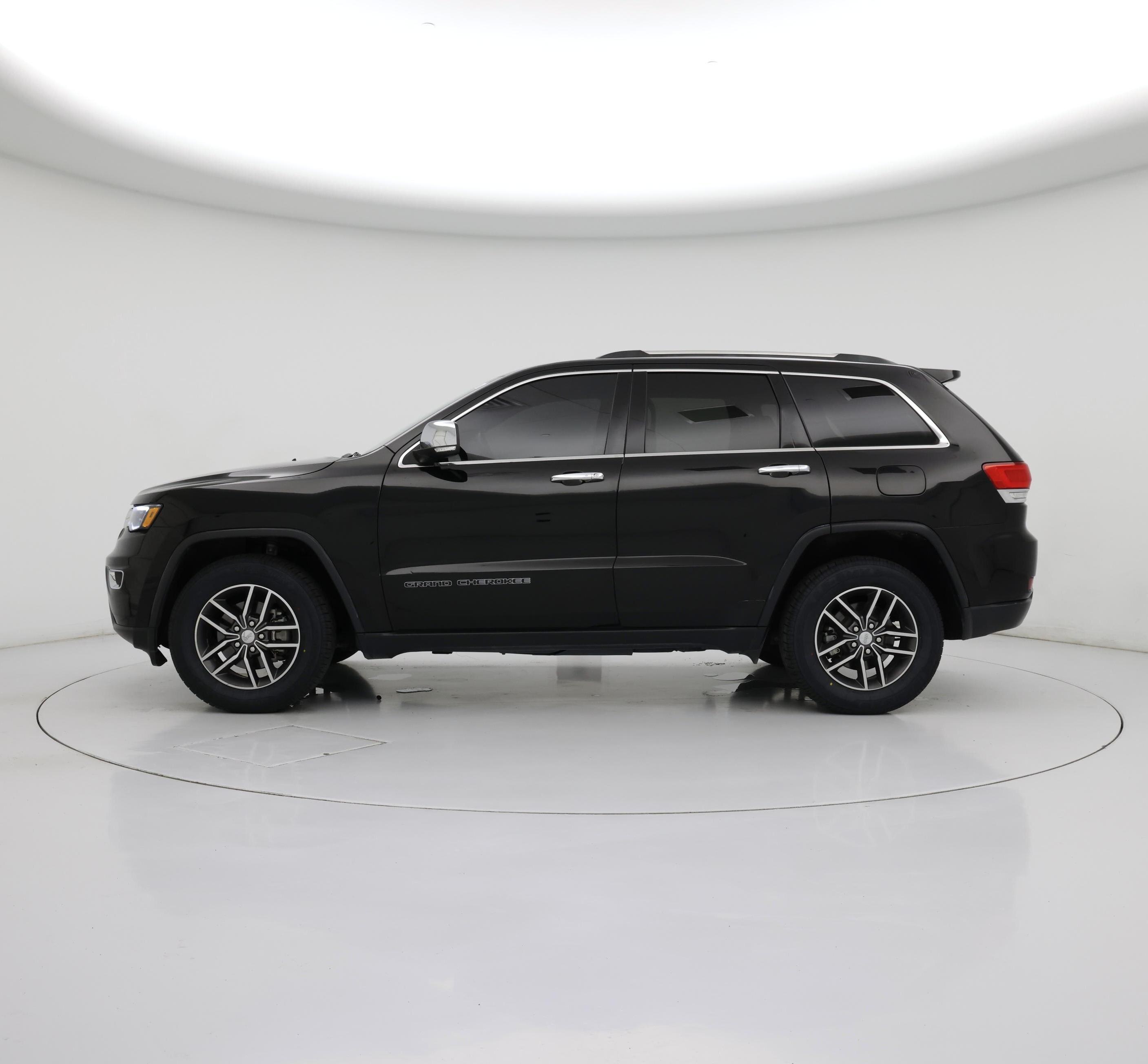 Thumbnail: 2018 Jeep Grand Cherokee - 3