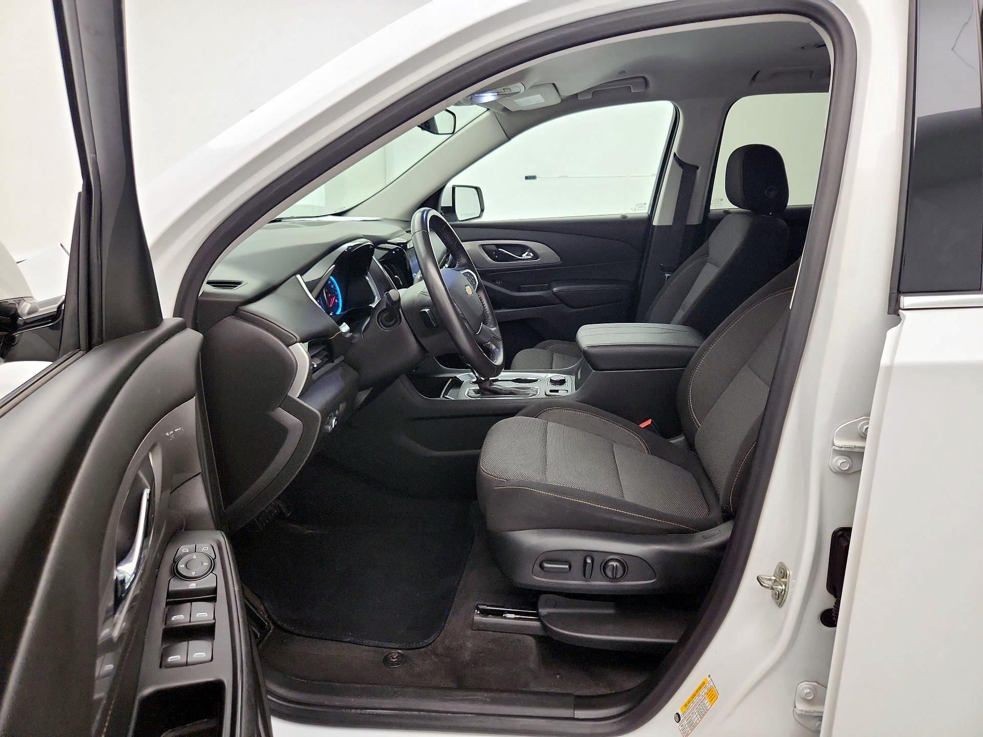 Thumbnail: 2020 Chevrolet Traverse - 11