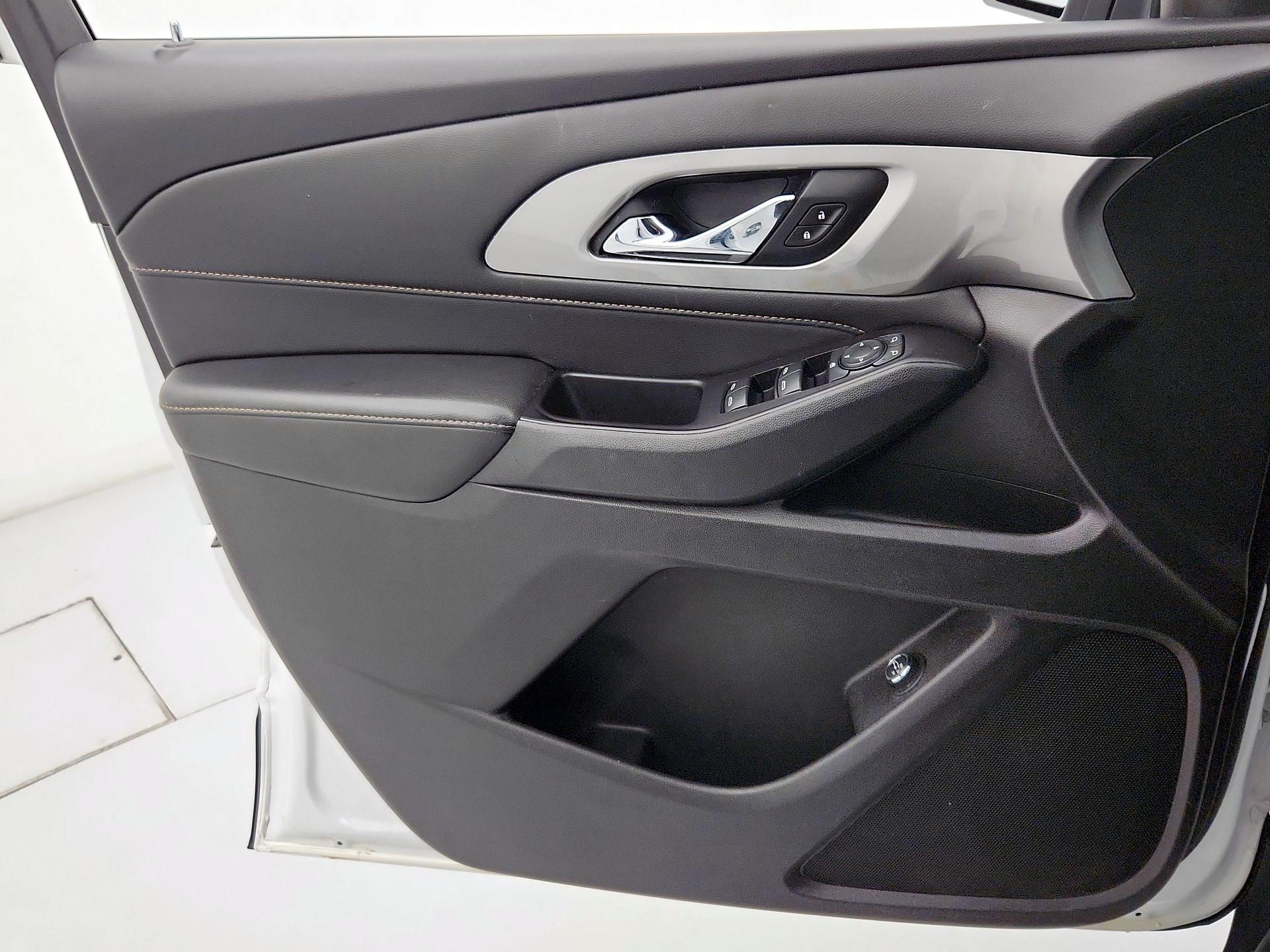 Thumbnail: 2020 Chevrolet Traverse - 12