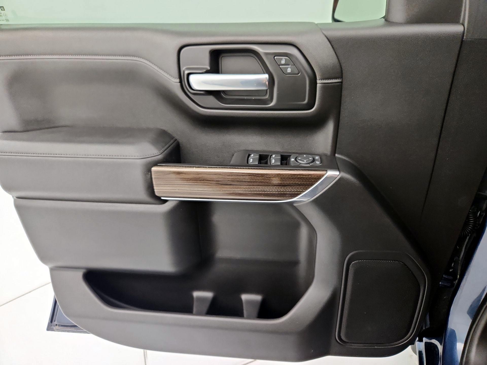 Thumbnail: 2021 Chevrolet Silverado 1500 - 12
