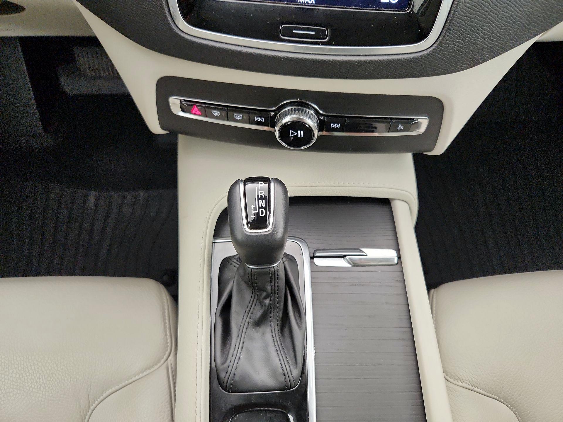 Thumbnail: 2020 Volvo XC90 - 18