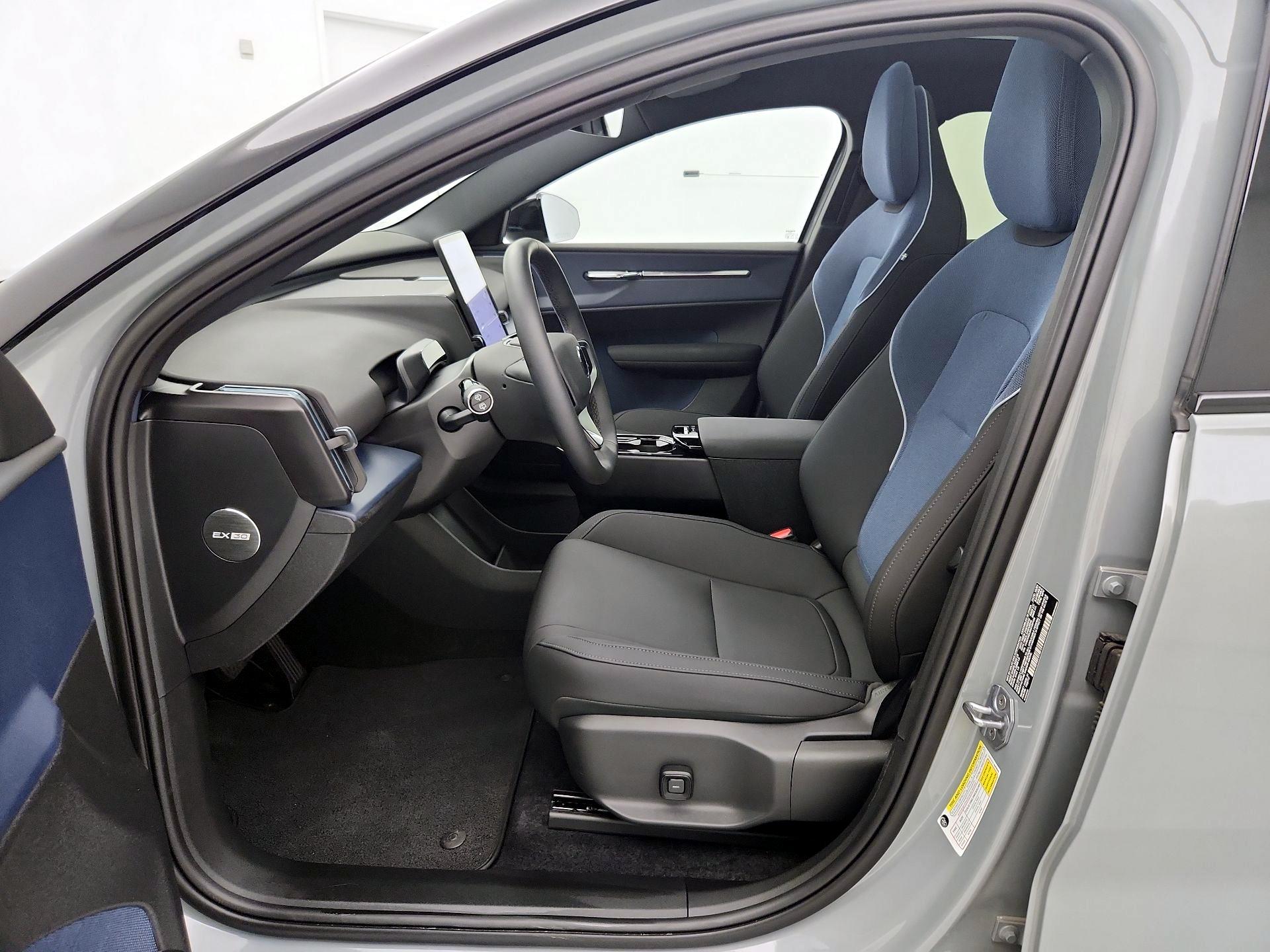 Thumbnail: 2025 Volvo EX30 - 11