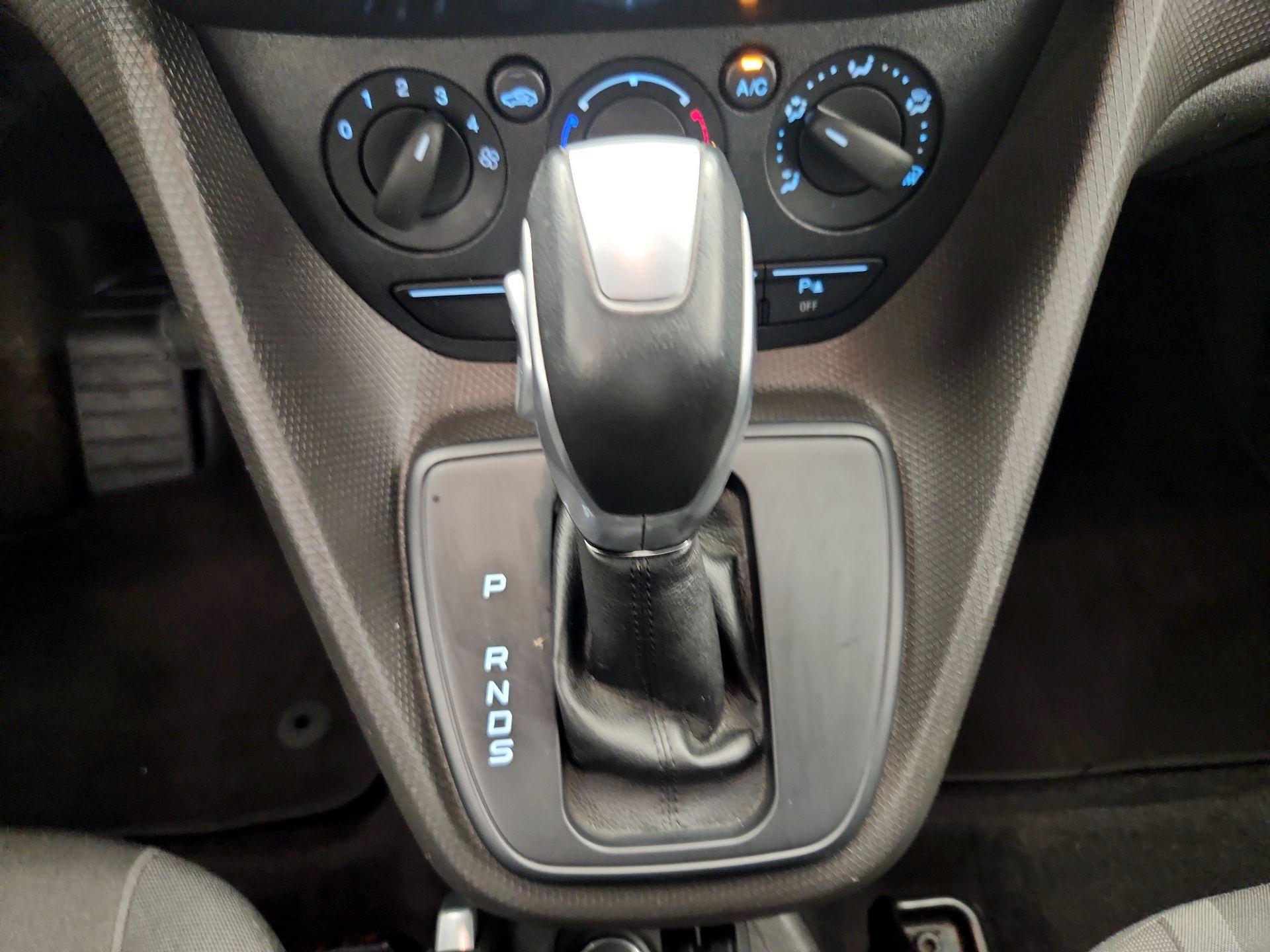 Thumbnail: 2016 Ford Transit Series - 17