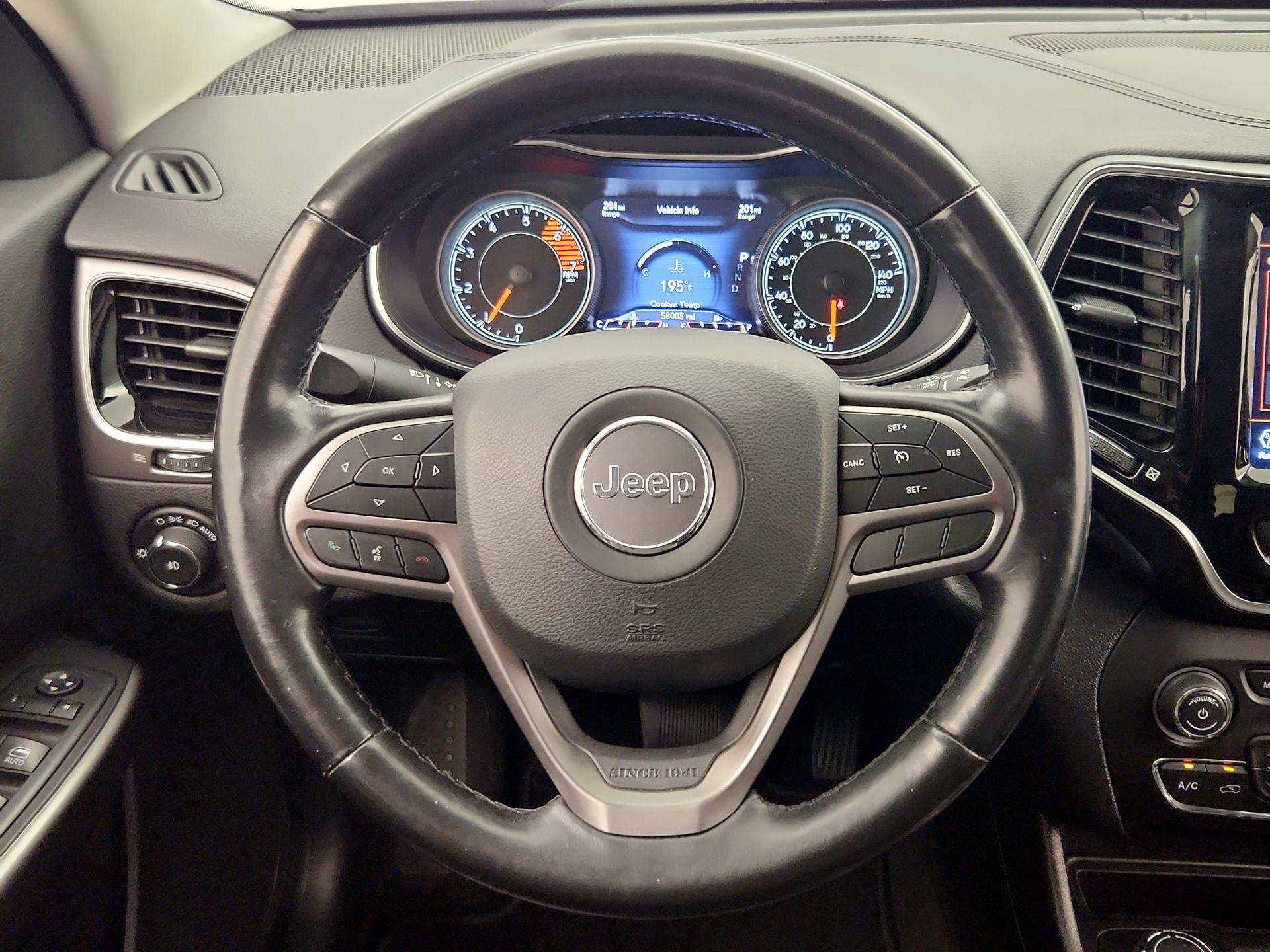 Thumbnail: 2020 Jeep Cherokee - 10