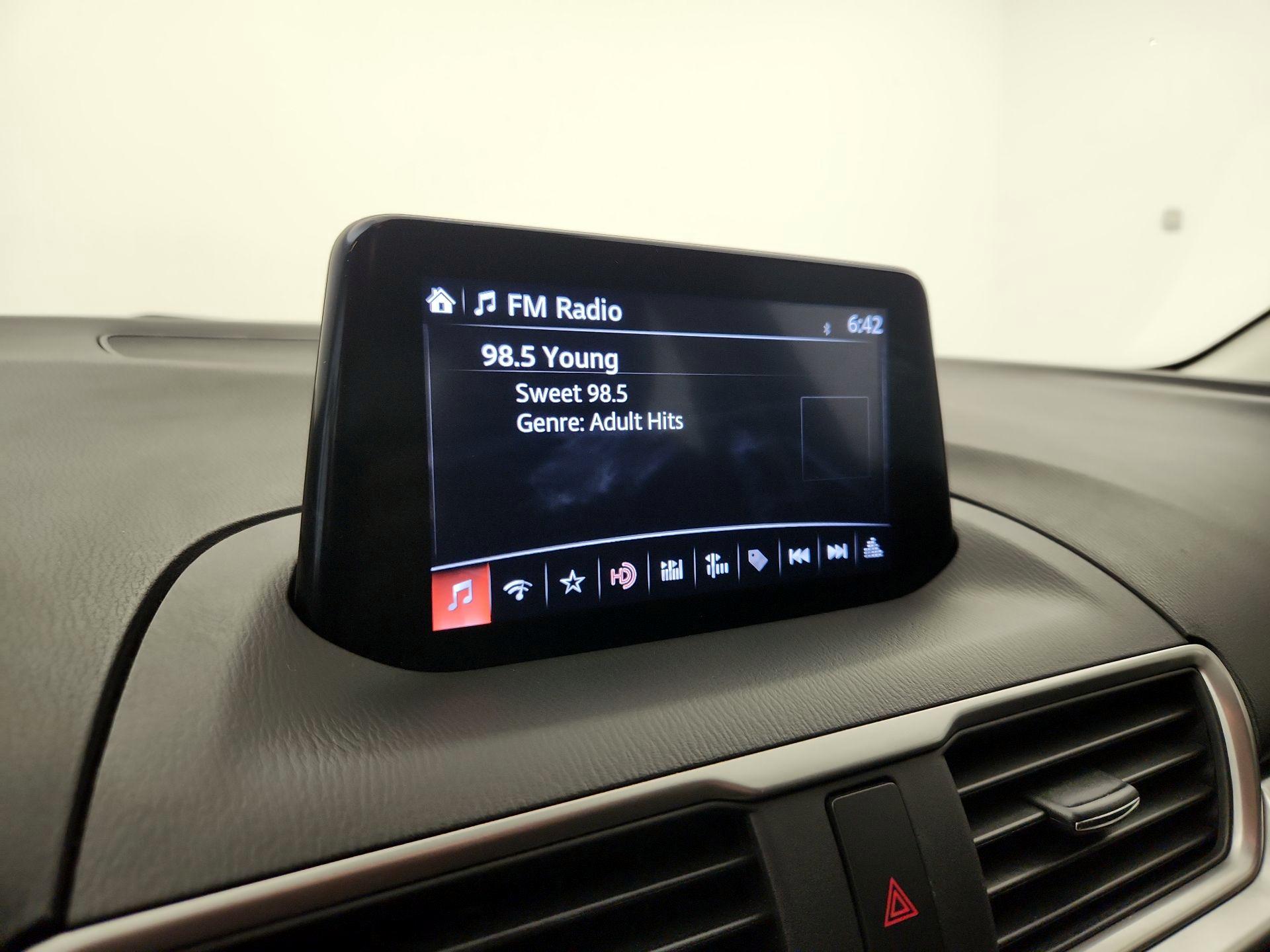 Thumbnail: 2018 Mazda Mazda3 - 15