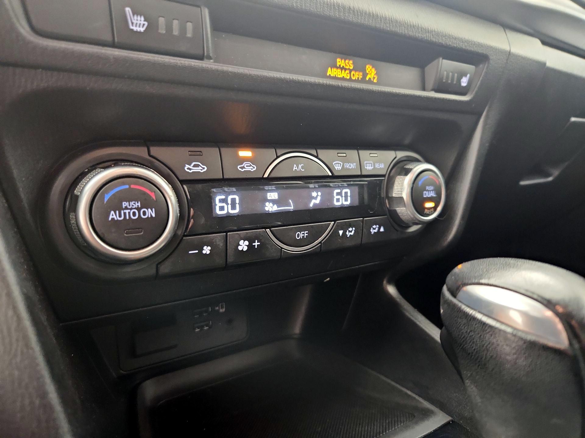 Thumbnail: 2018 Mazda Mazda3 - 16