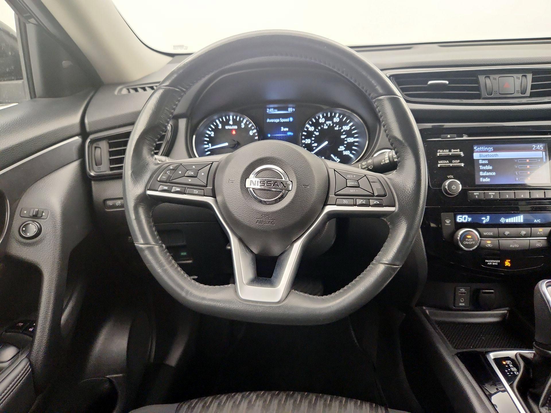 Thumbnail: 2017 Nissan Rogue - 10