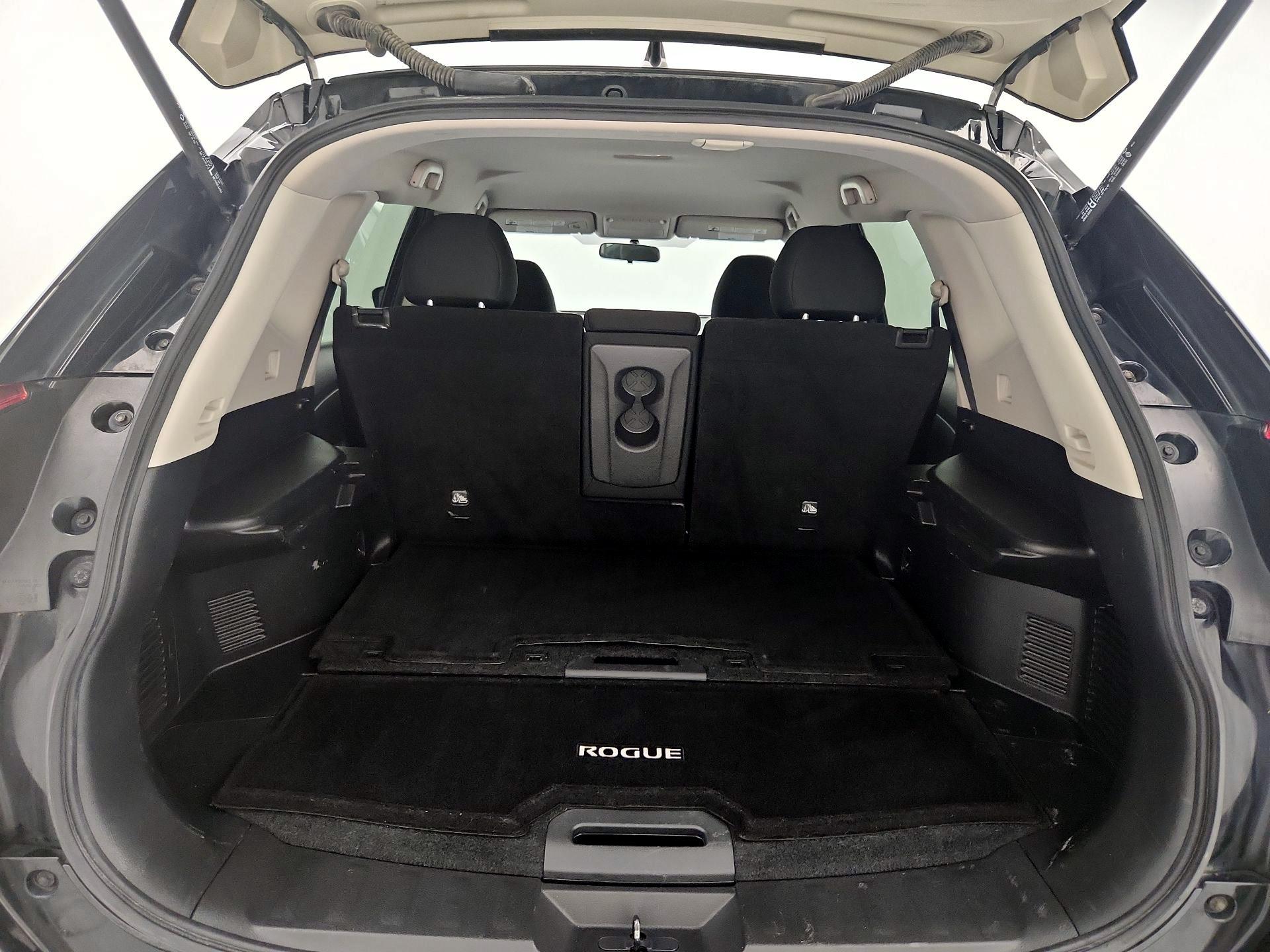 Thumbnail: 2017 Nissan Rogue - 20