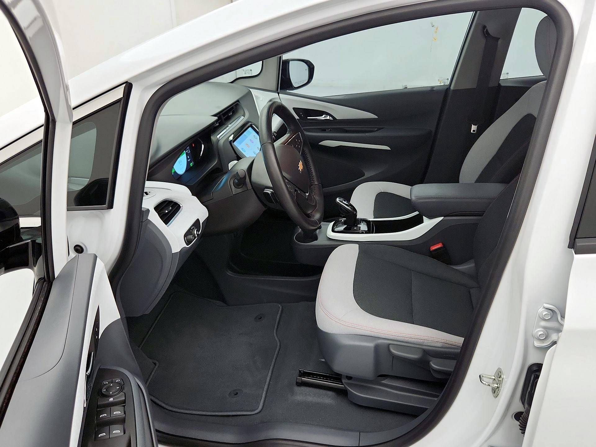 Thumbnail: 2021 Chevrolet Bolt EV - 11
