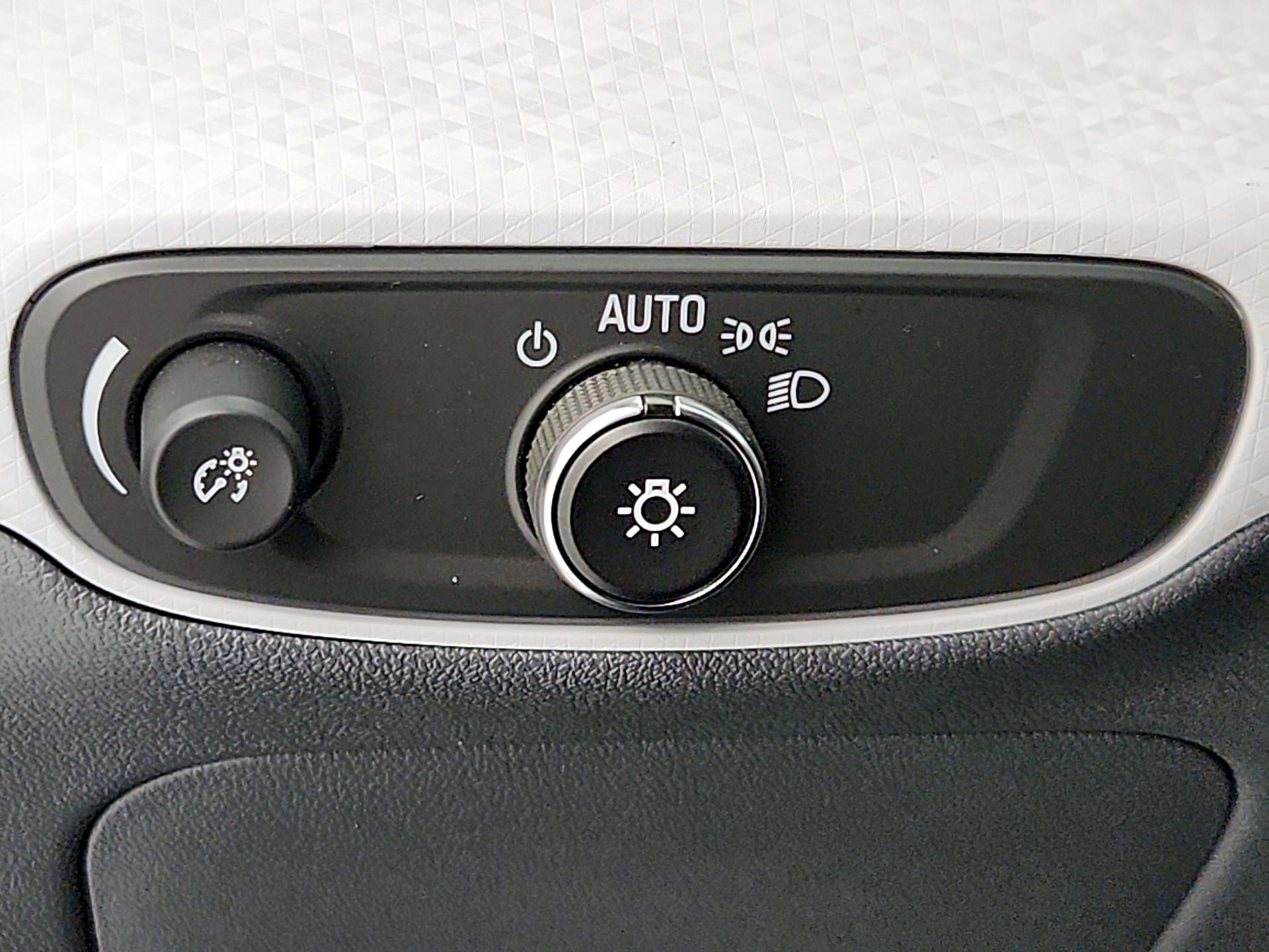 Thumbnail: 2021 Chevrolet Bolt EV - 13