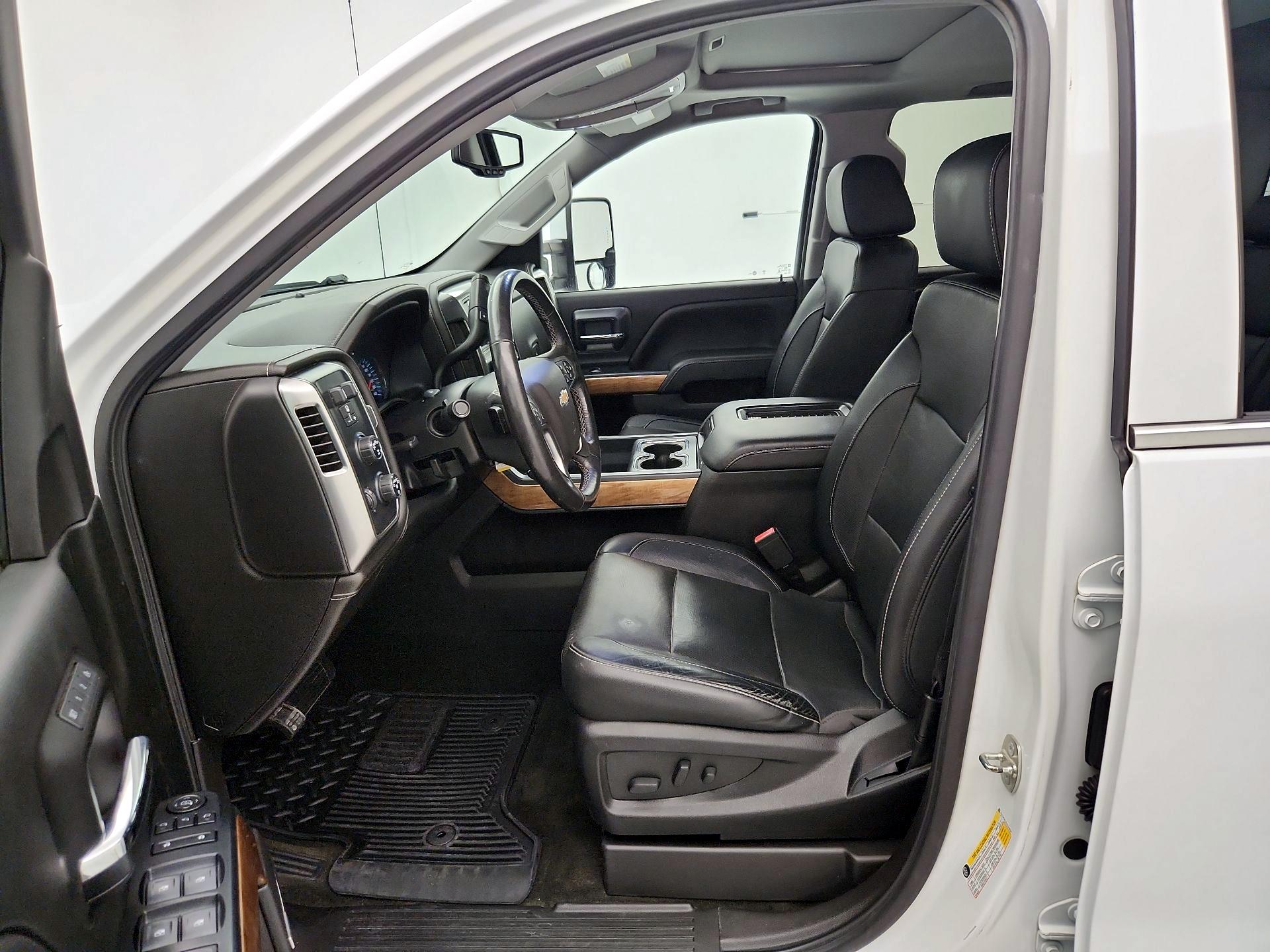 Thumbnail: 2018 Chevrolet Silverado 1500 - 11