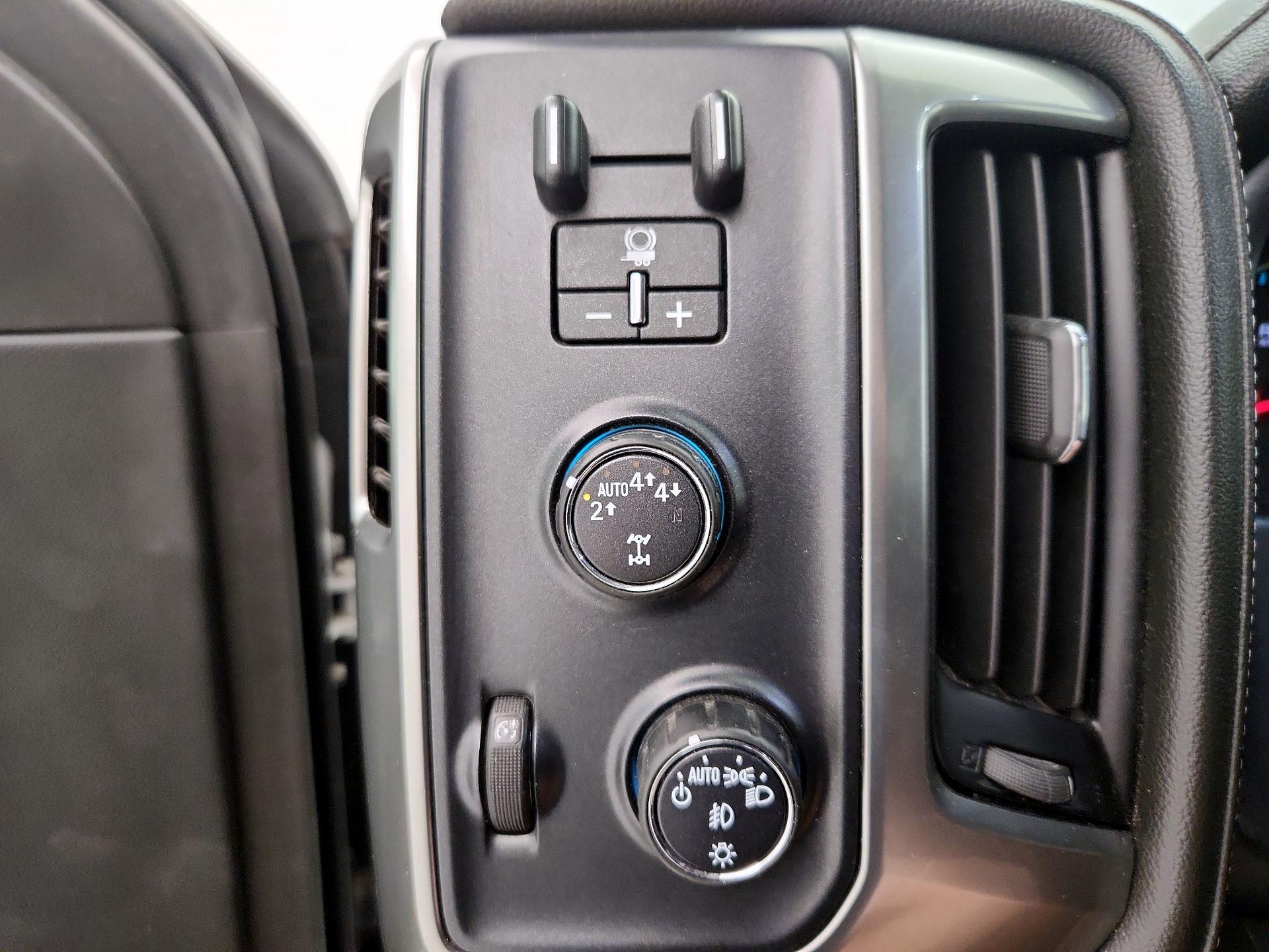 Thumbnail: 2018 Chevrolet Silverado 1500 - 13