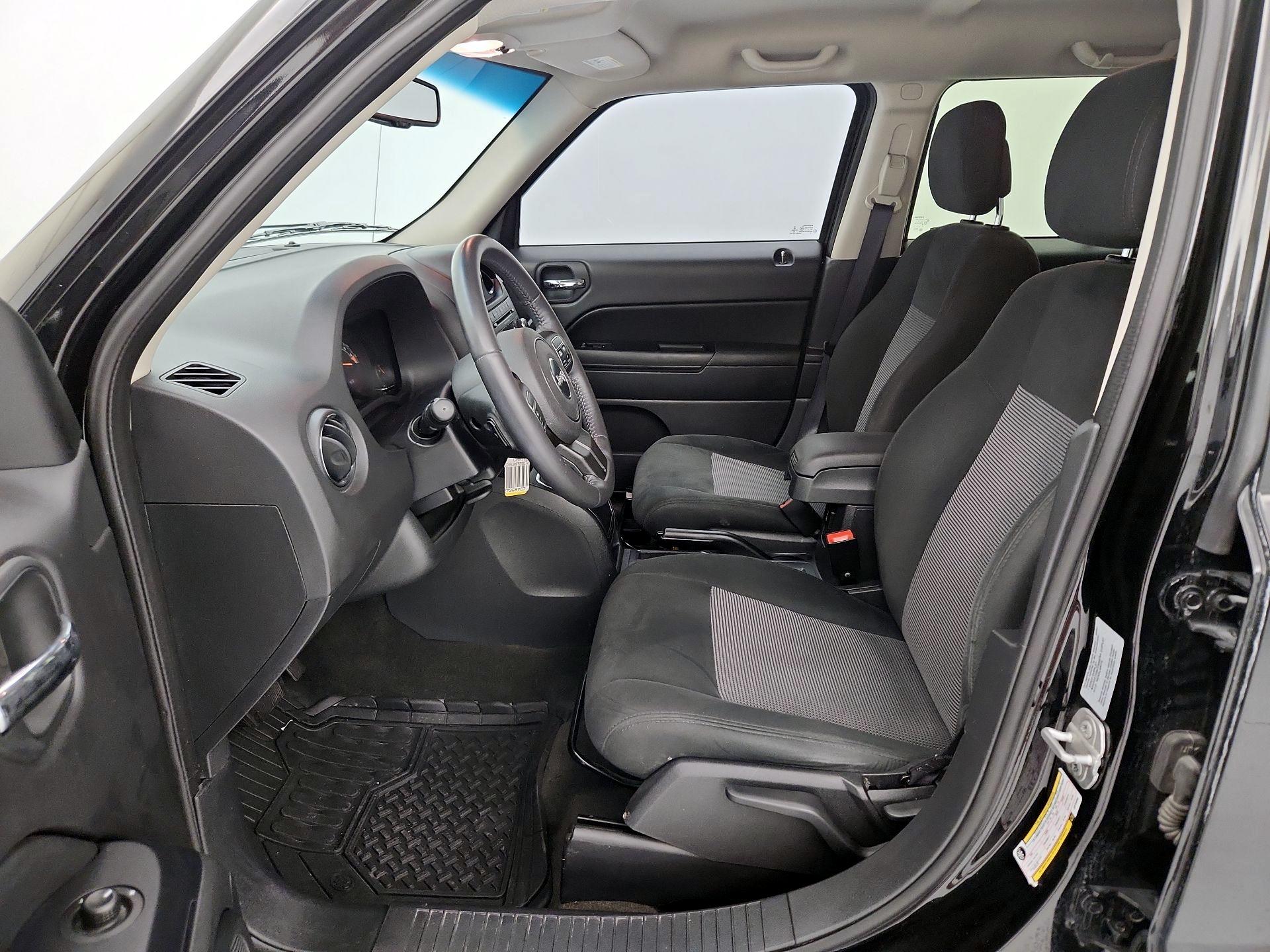 Thumbnail: 2016 Jeep Patriot - 11